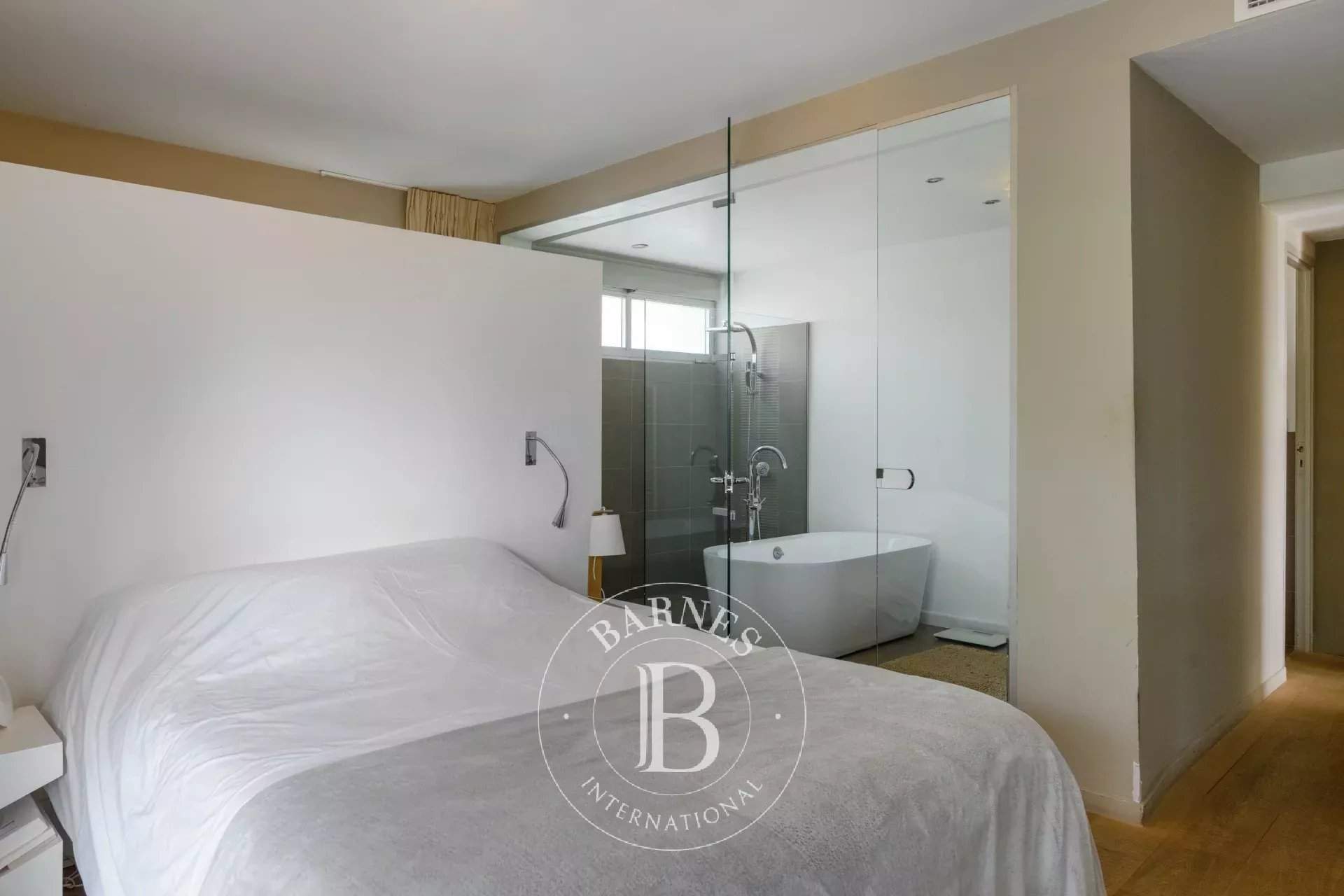 Marseille  - Maison 6 Pi&egrave;ces 4 Chambres - picture 12