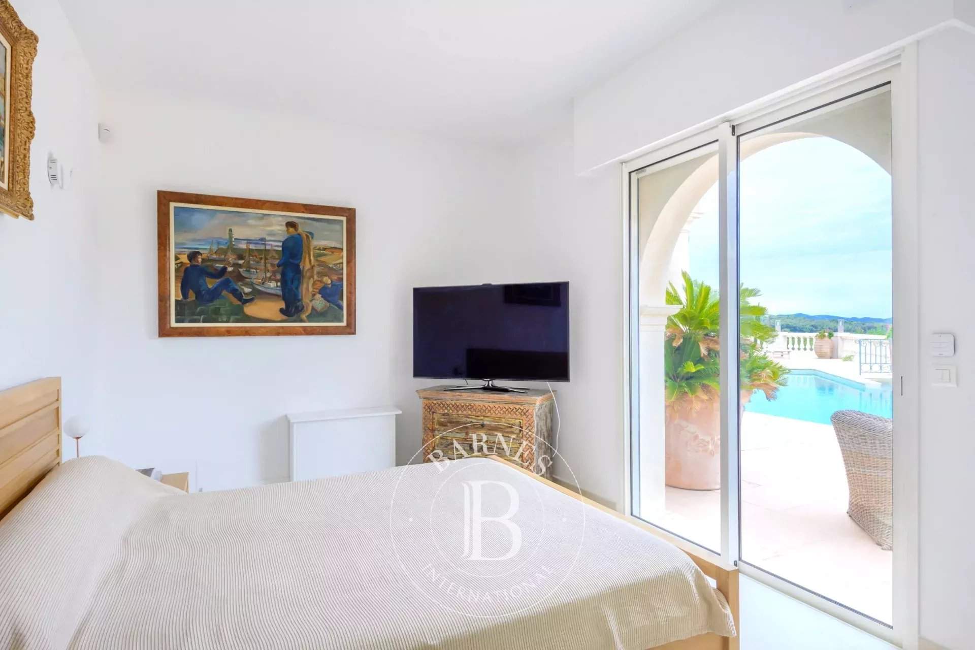 La Ciotat  - Propriété 8 Pièces 4 Chambres - picture 11