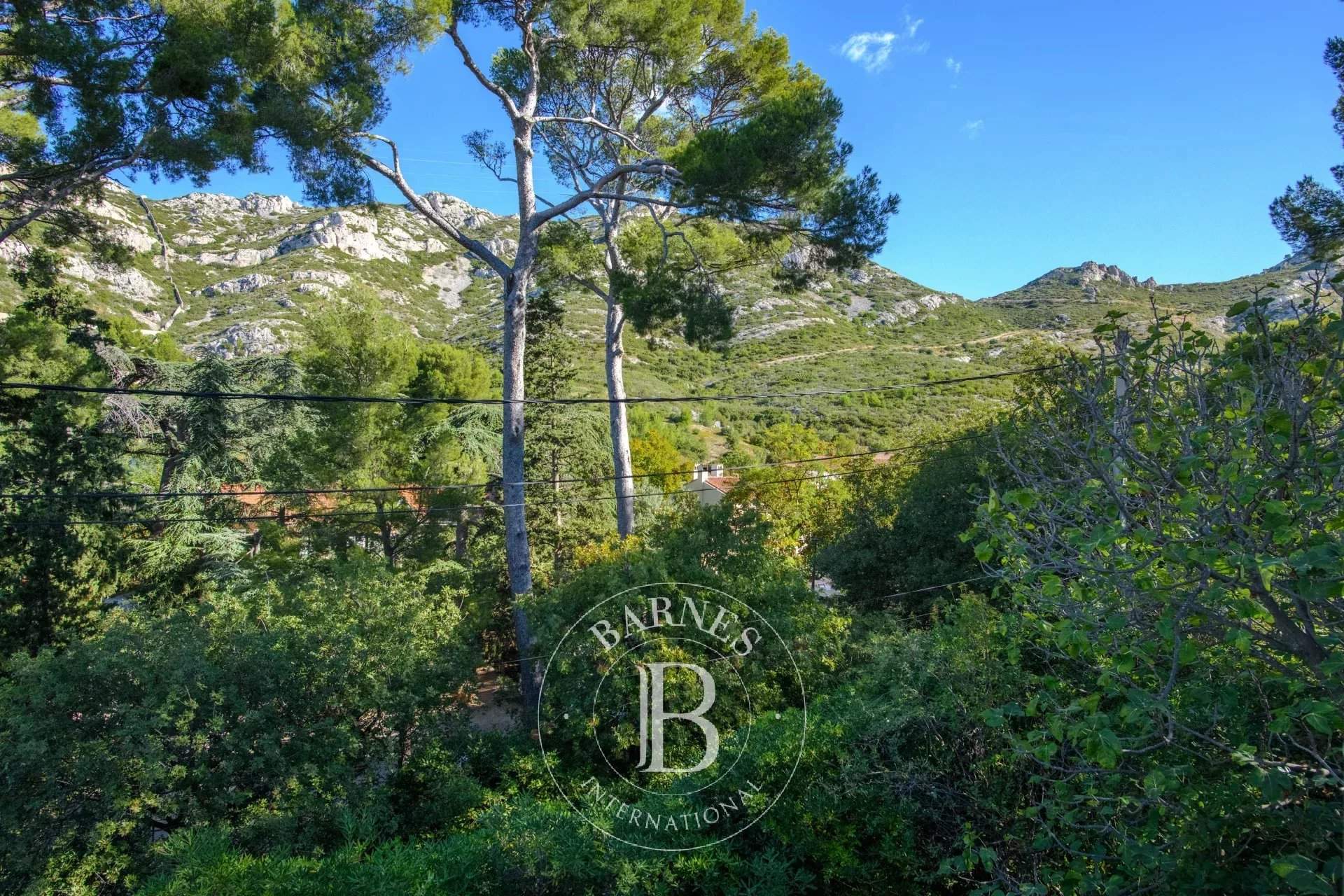 Marseille  - Maison 6 Pièces 5 Chambres - picture 14