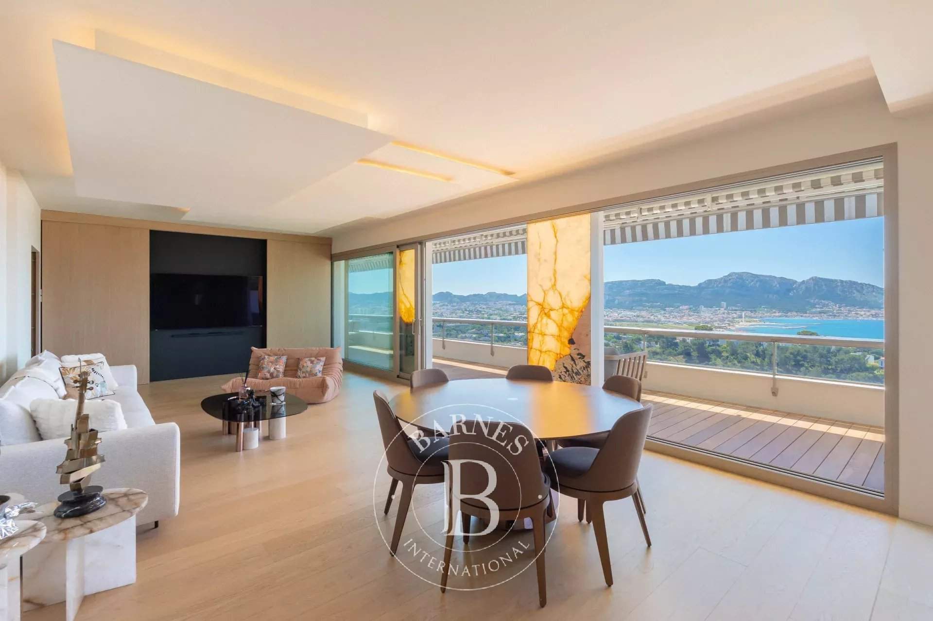 Marseille  - Apartment 3 Bedrooms - picture 2