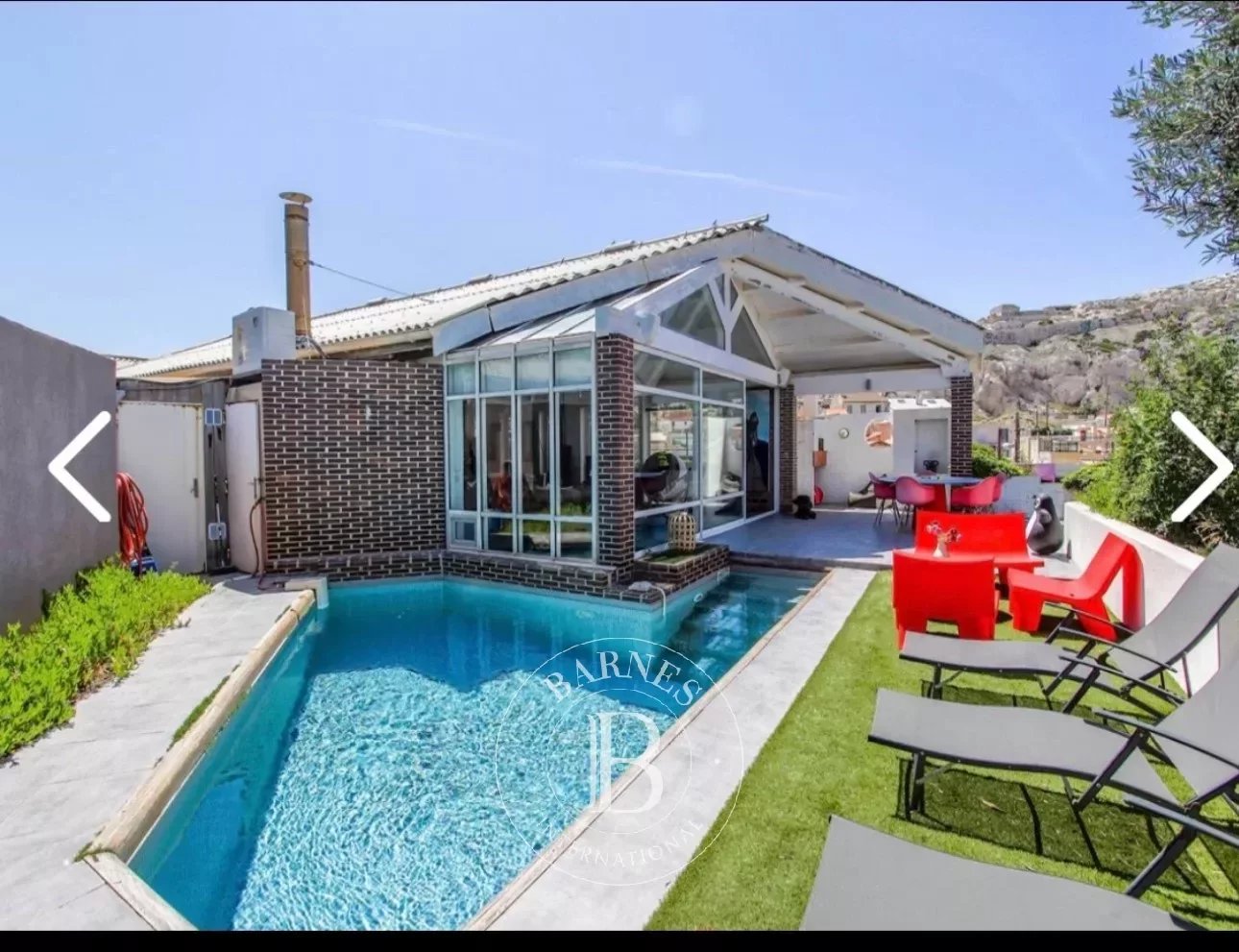 House to rent 4 Bedrooms 2411 sq ft Marseille 8 Région de Marseille €