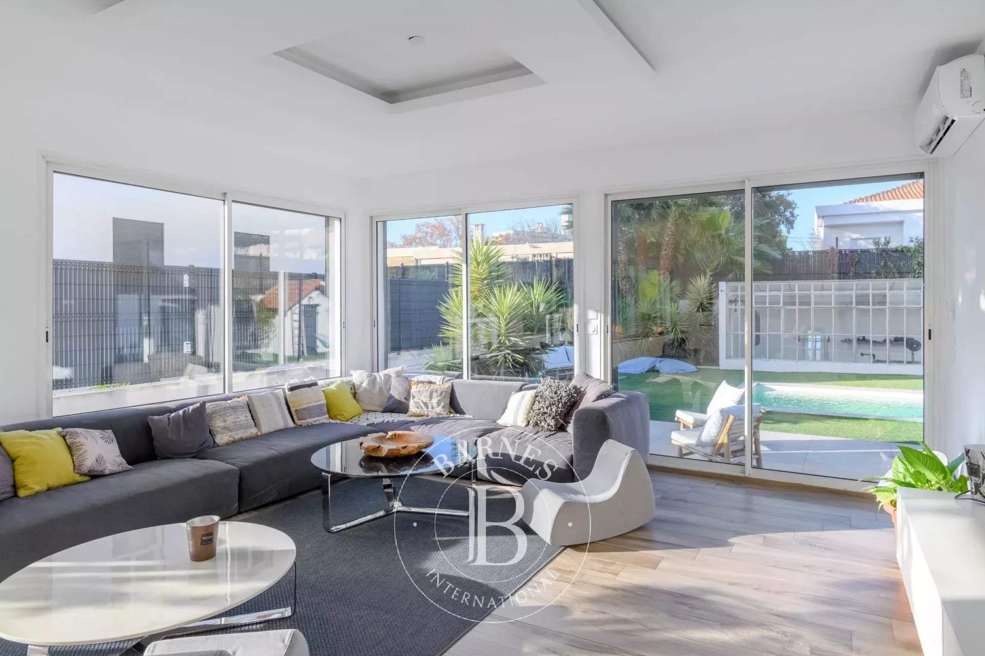 Marseille  - Maison 9 Pi&egrave;ces 5 Chambres - picture 8