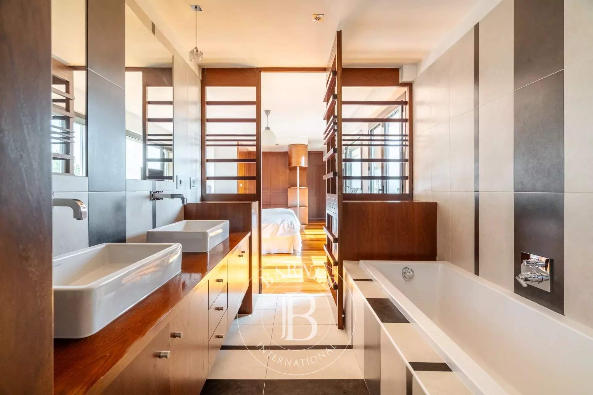 Marseille  - Appartement 5 Pi&egrave;ces 4 Chambres - picture 10