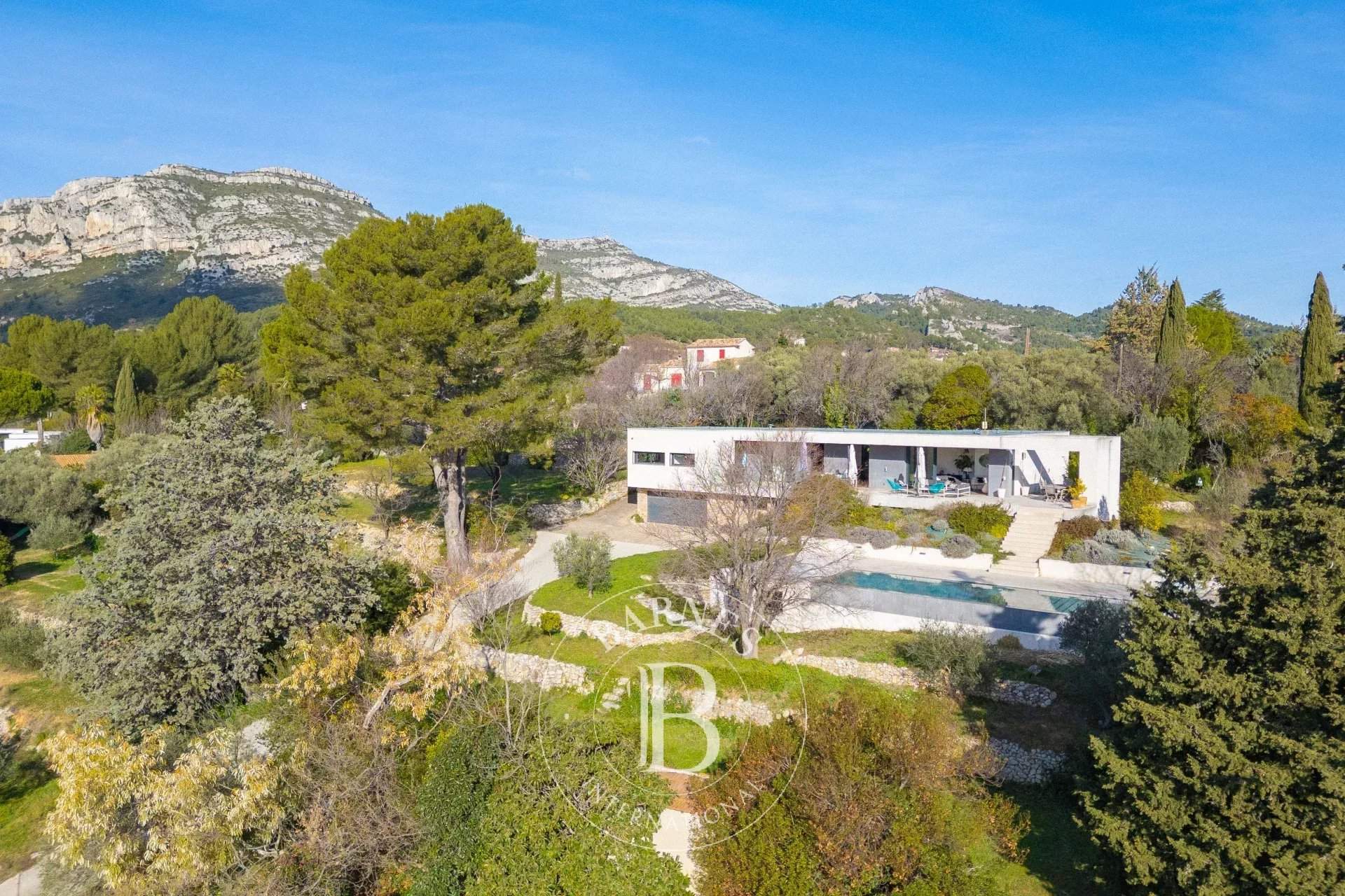 Roquevaire  - Maison 5 Pi&egrave;ces 4 Chambres - picture 16