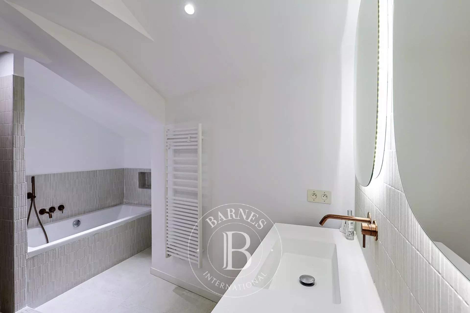 Marseille  - Maison 5 Pièces 3 Chambres - picture 9