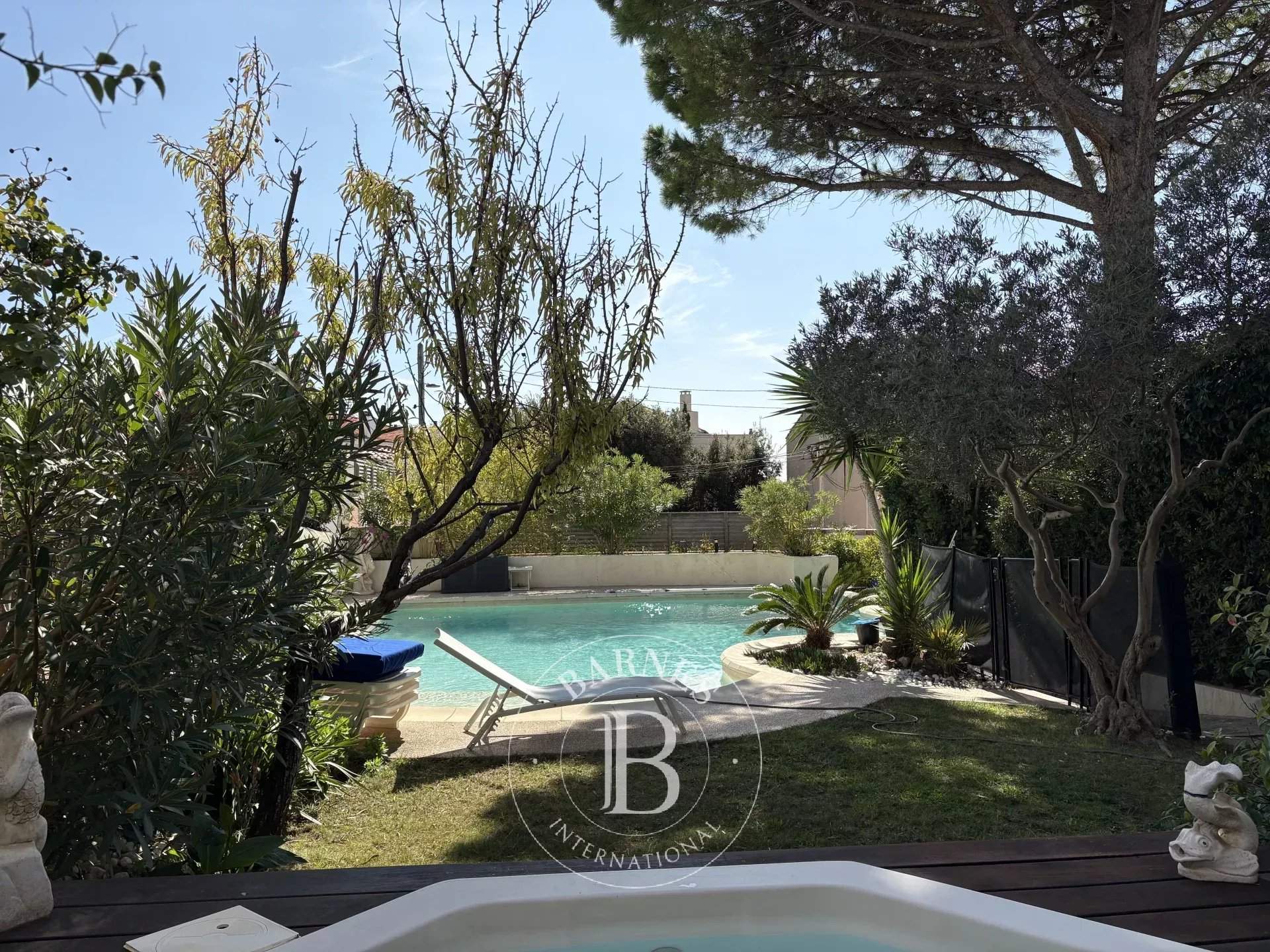 Marseille  - Maison 6 Pièces 5 Chambres - picture 3