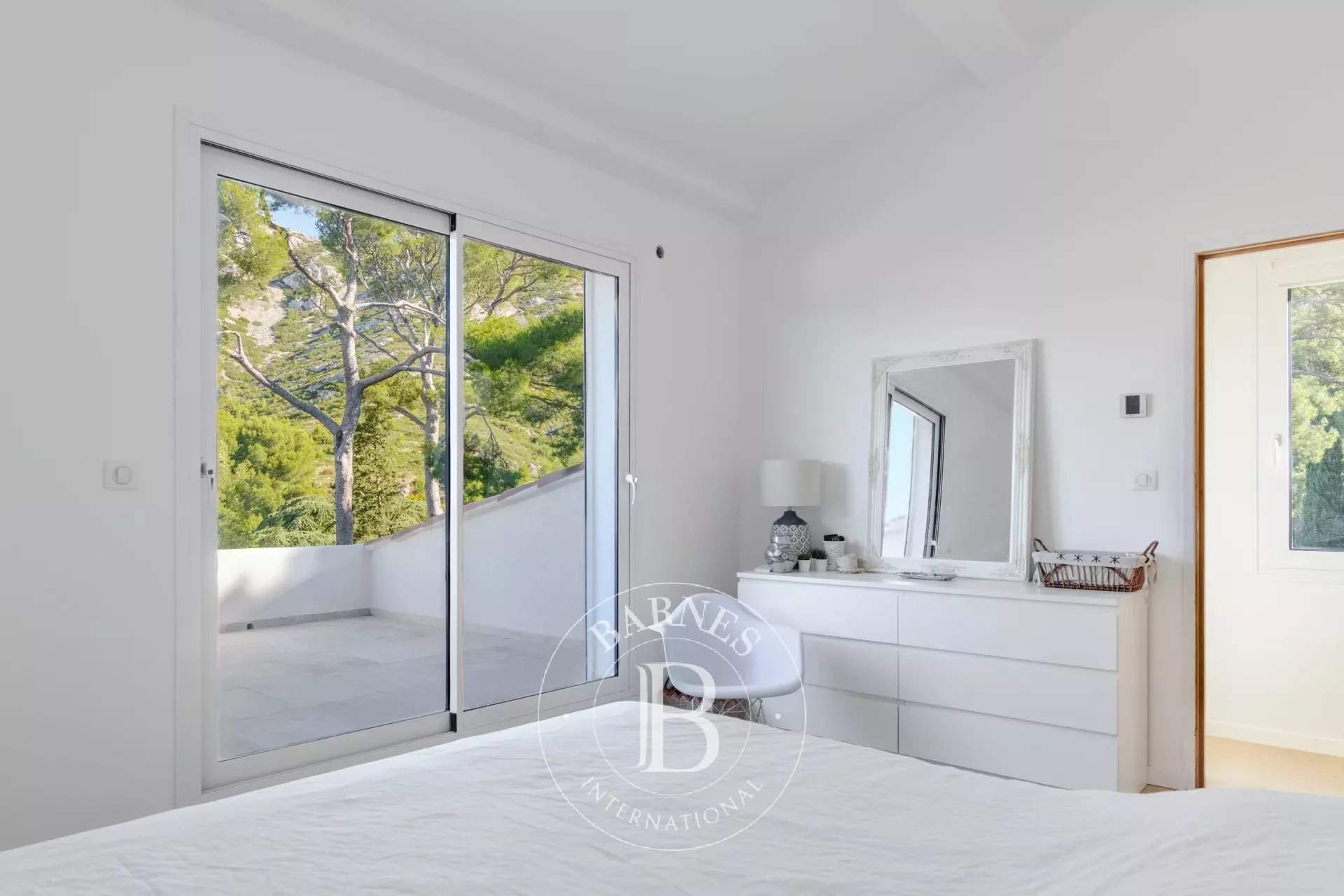 Marseille  - Maison 6 Pièces 5 Chambres - picture 12