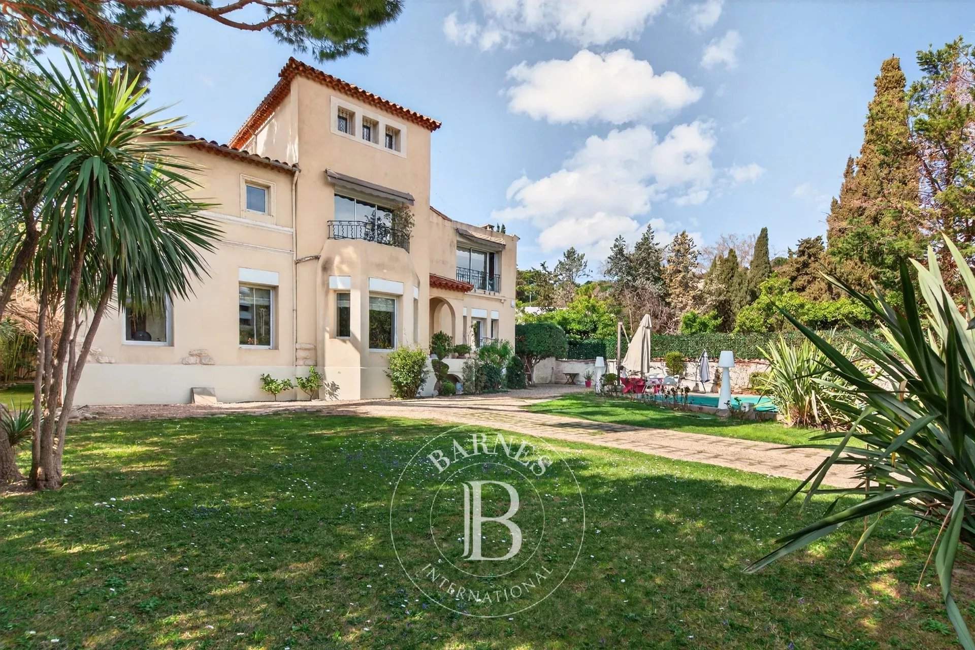 Marseille  - Maison 6 Pi&egrave;ces 4 Chambres - picture 2