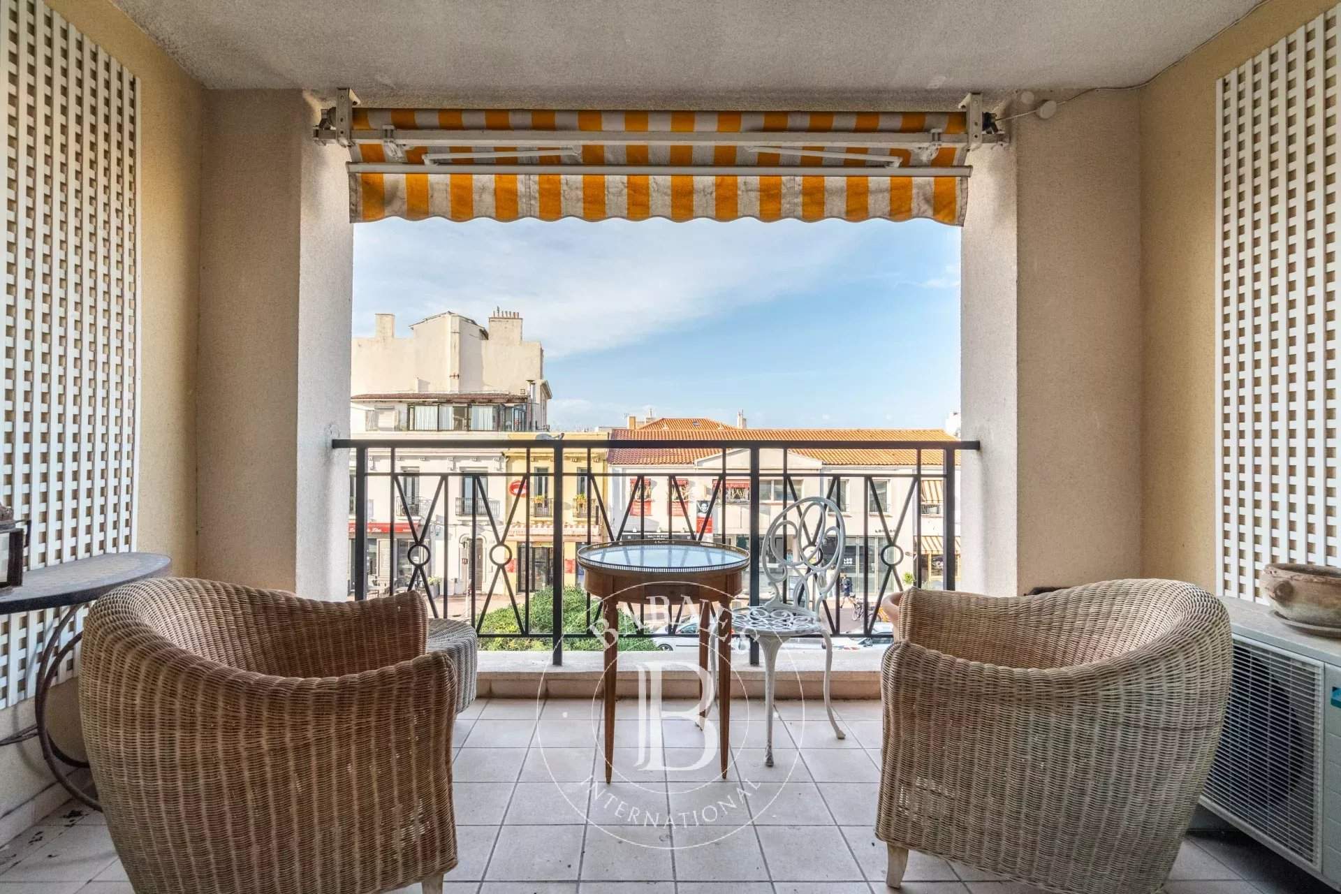 Marseille  - Appartement 3 Pi&egrave;ces 2 Chambres - picture 2