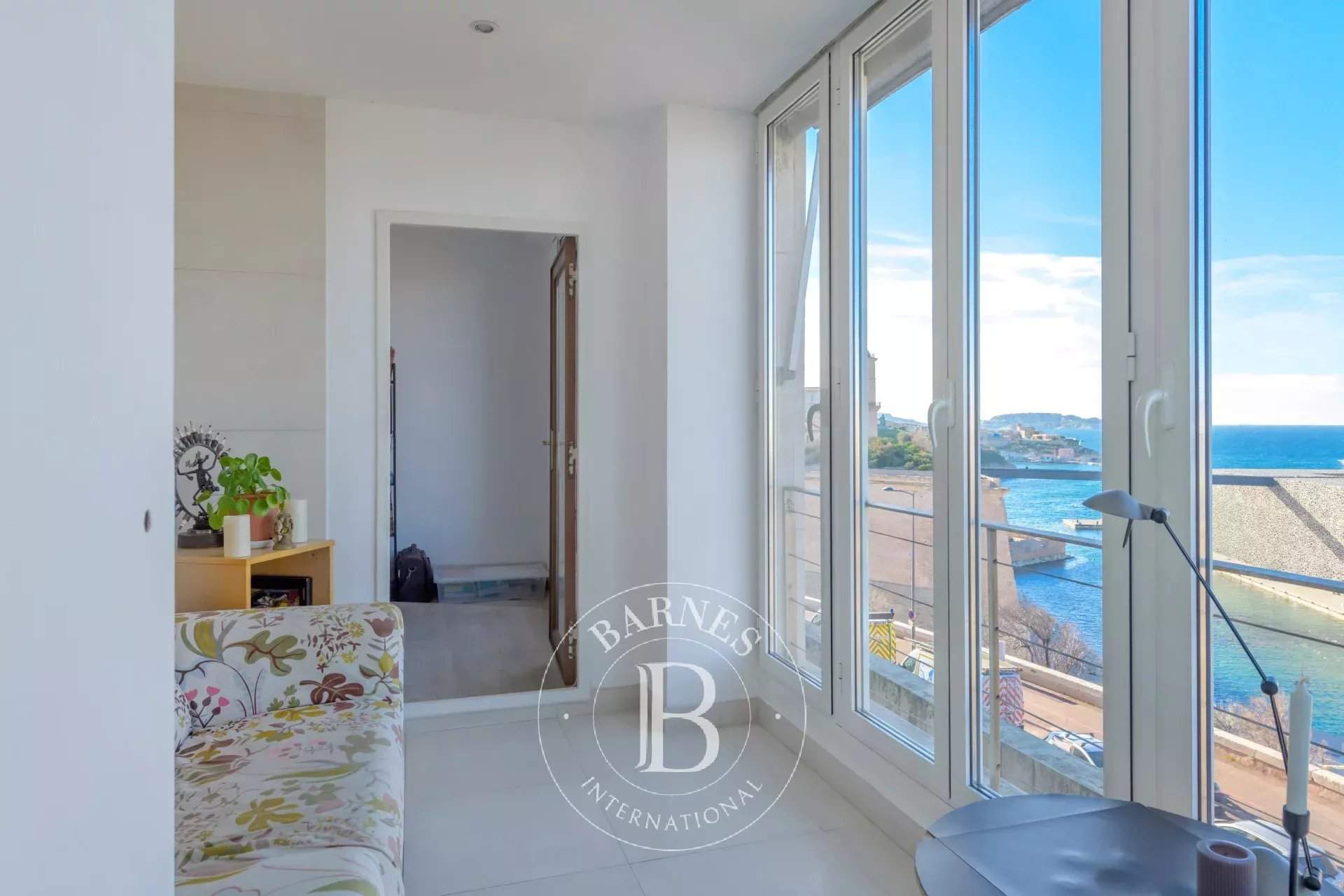 Marseille  - Apartment 3 Bedrooms - picture 9