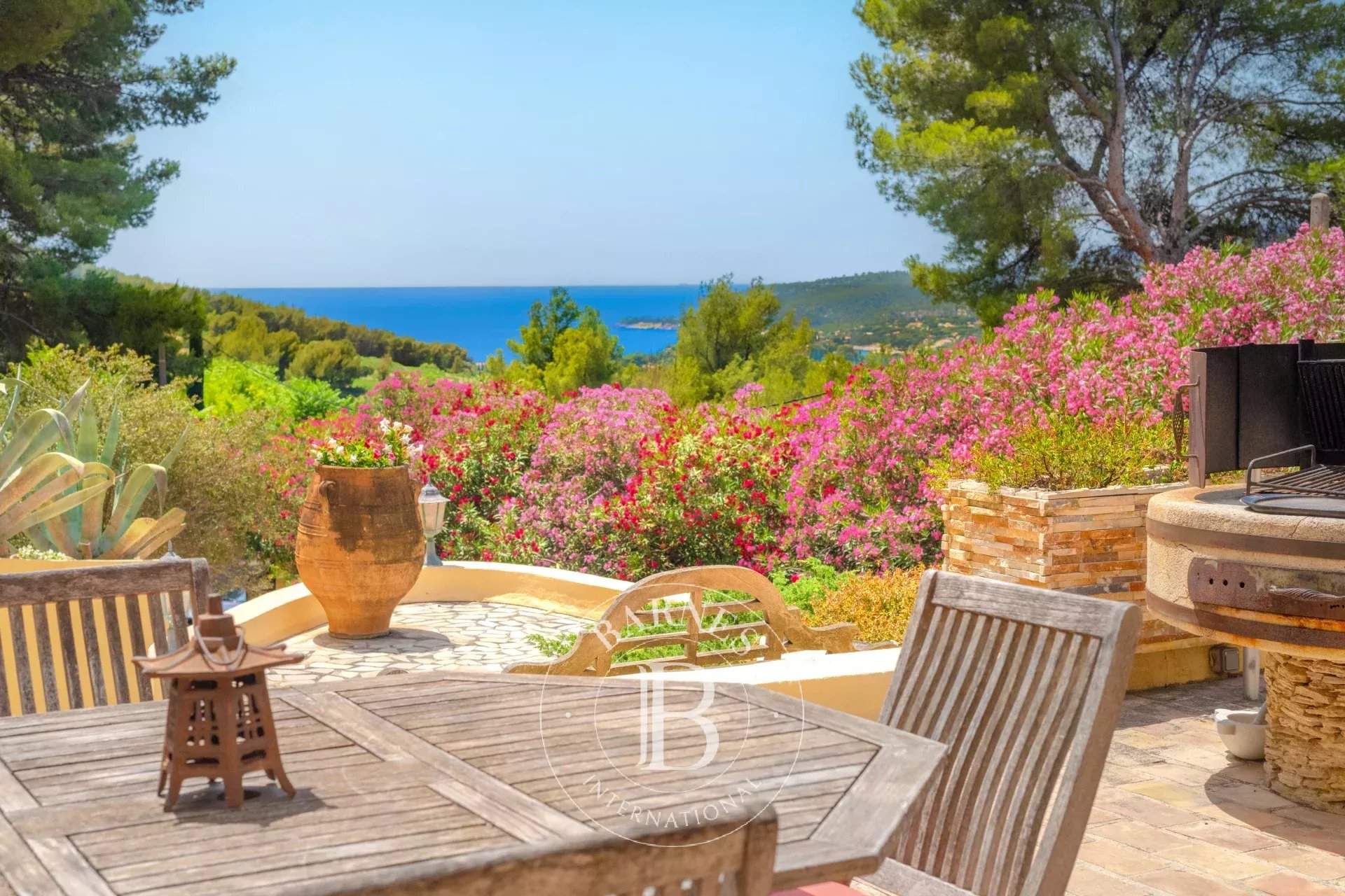 Cassis  - Property 4 Bedrooms - picture 2