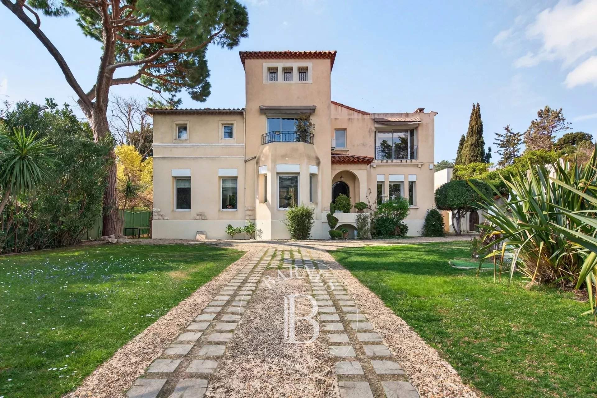 Marseille  - Maison 6 Pi&egrave;ces 4 Chambres - picture 1