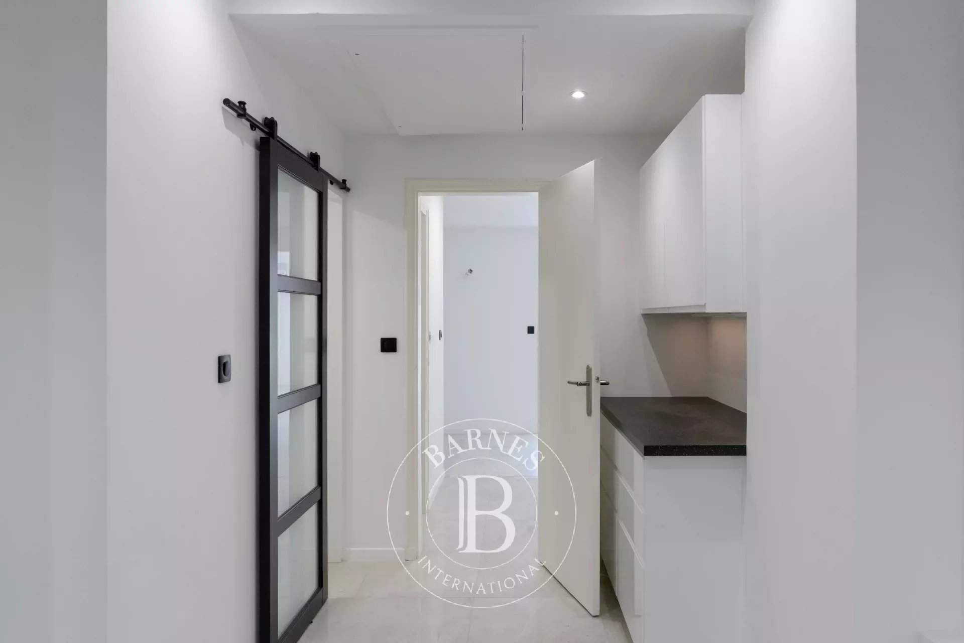 Marseille  - Apartment 3 Bedrooms - picture 12