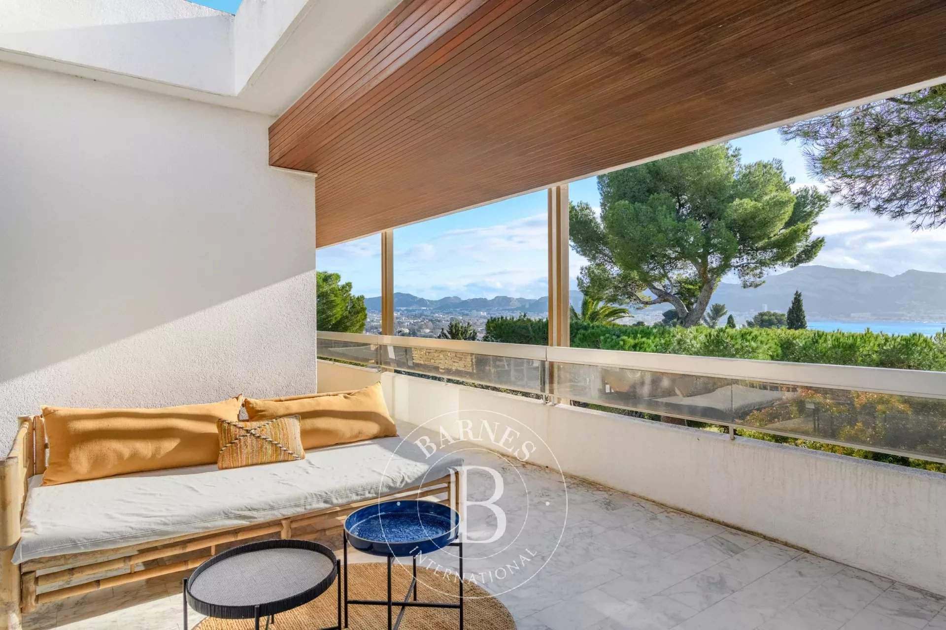 Marseille  - Maison 6 Pi&egrave;ces 4 Chambres - picture 8