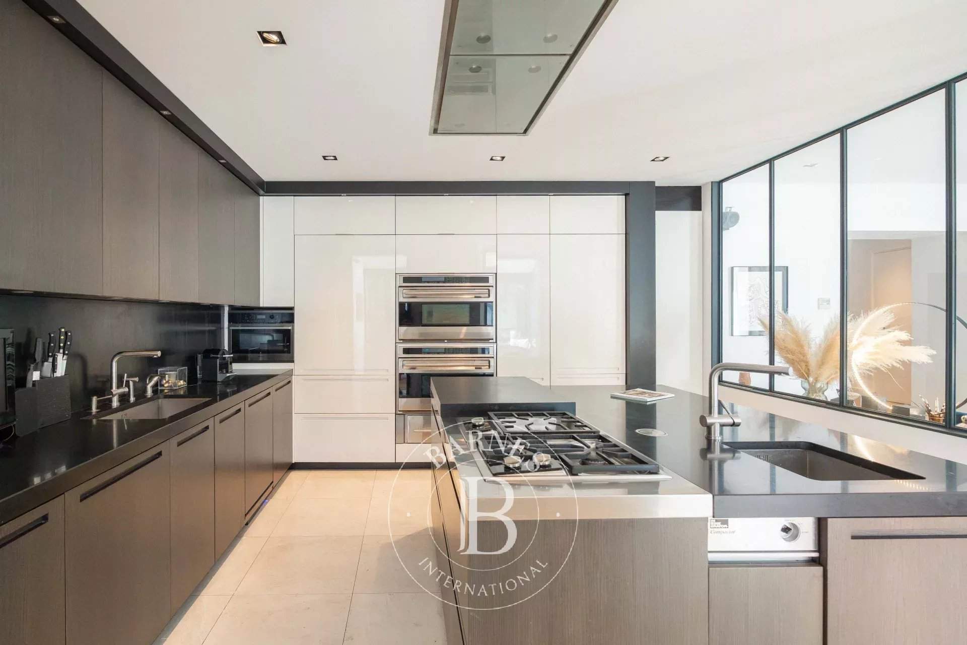 Marseille  - Apartment 5 Bedrooms - picture 11