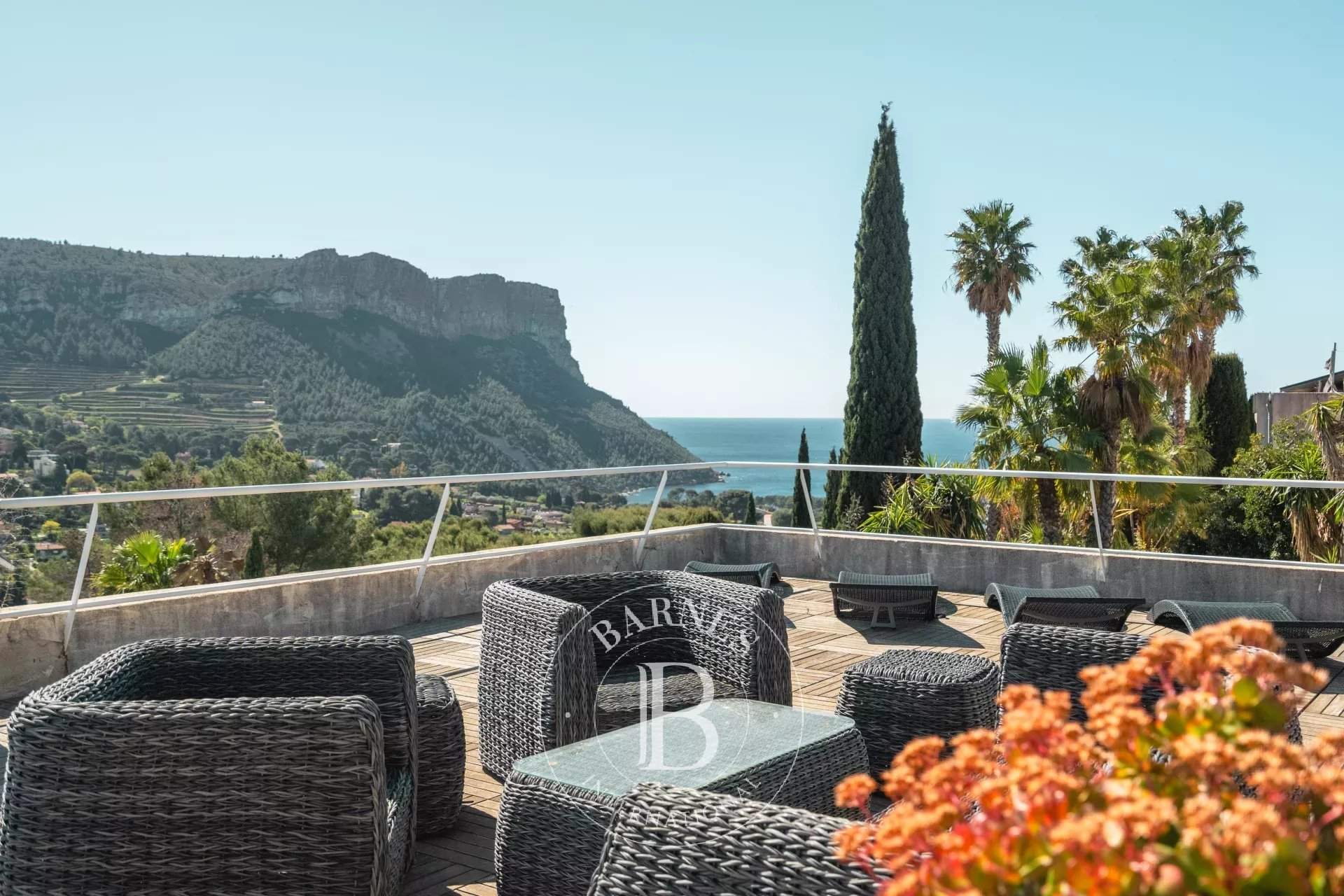 Cassis  - Maison 7 Pi&egrave;ces 5 Chambres - picture 1
