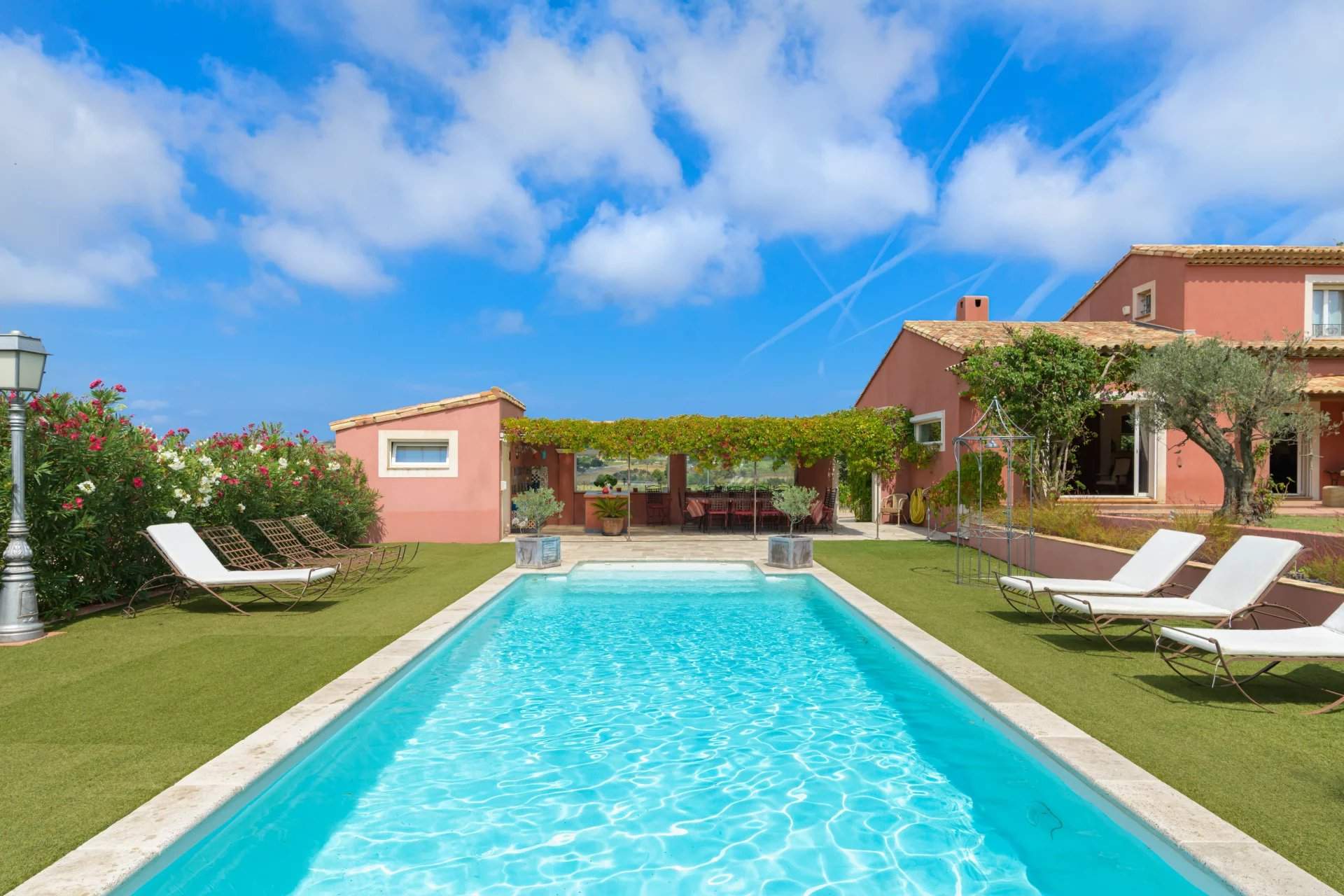 Sausset-les-Pins  - Maison 7 Pi&egrave;ces 4 Chambres - picture 12