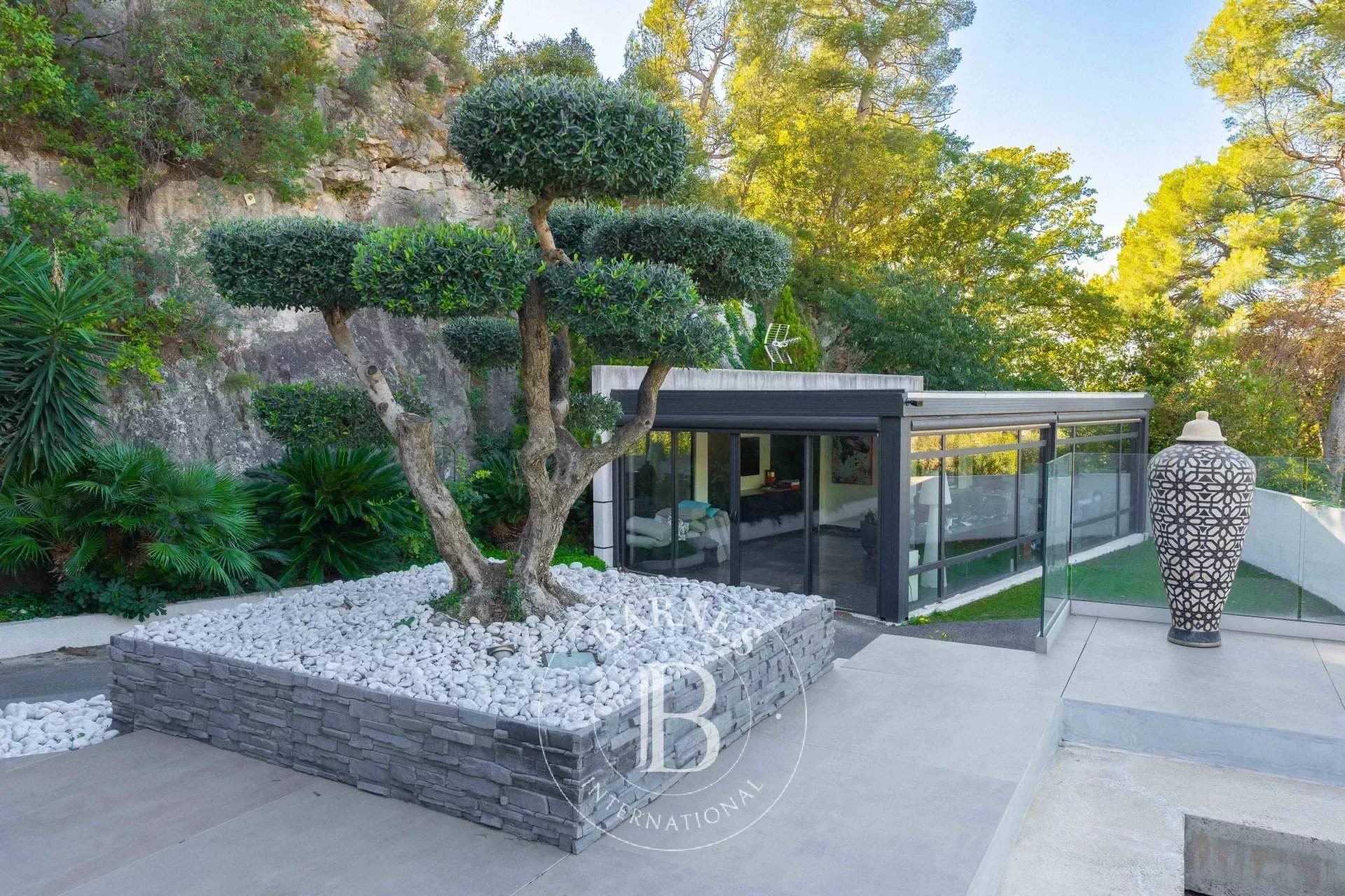 Marseille  - Maison 7 Pièces 5 Chambres - picture 3