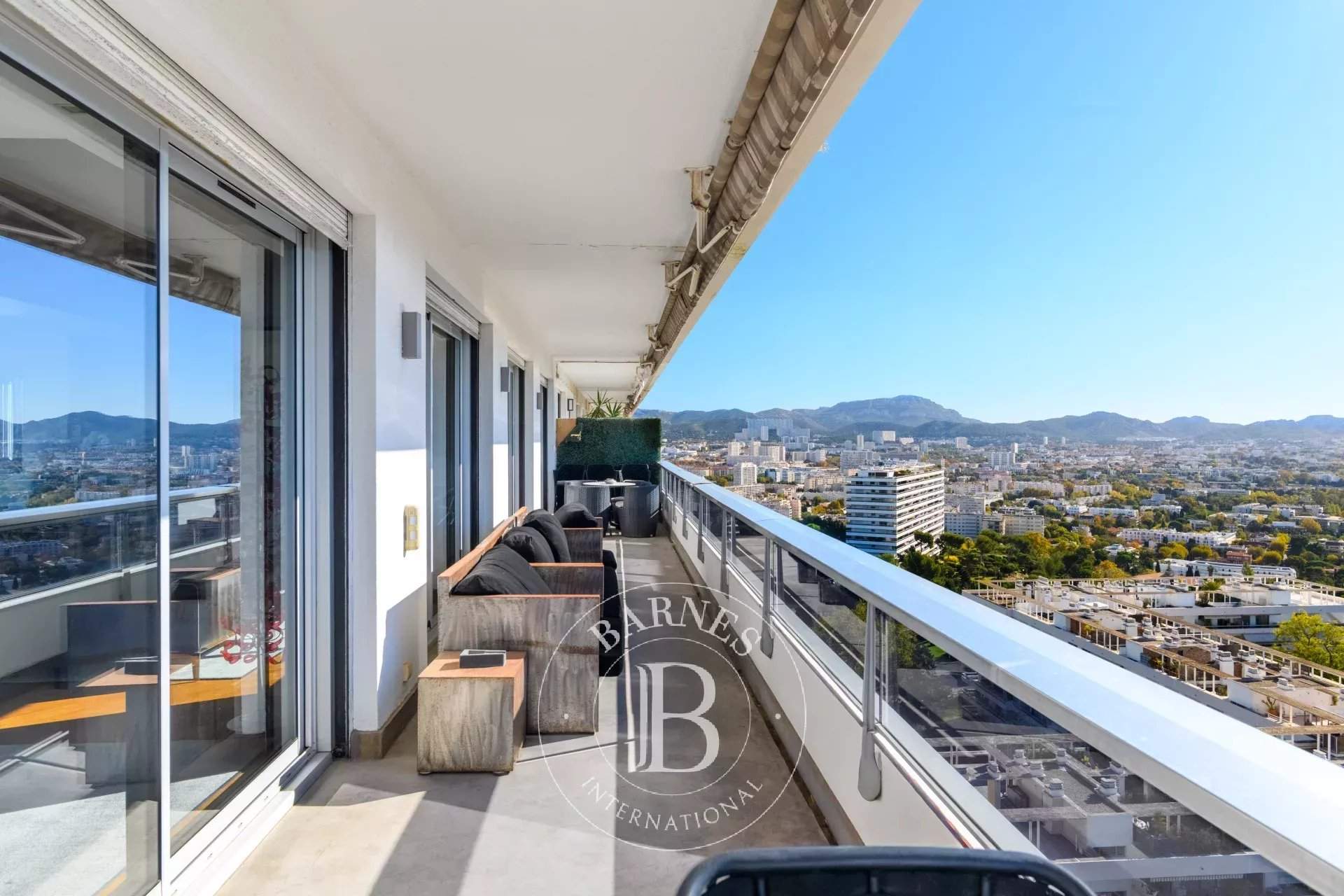 Marseille  - Appartement 6 Pièces 4 Chambres - picture 9