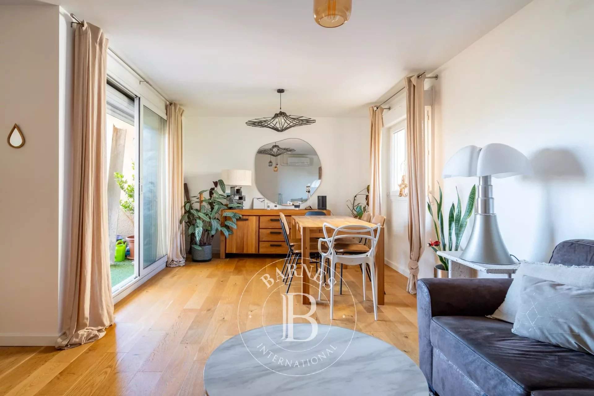 Marseille  - Apartment 3 Bedrooms - picture 1
