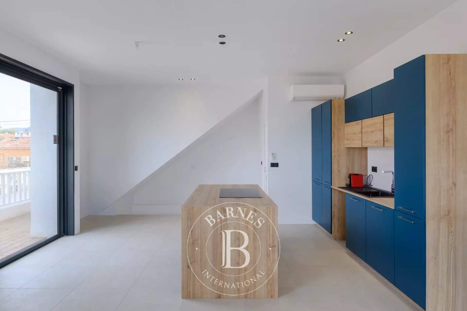 Marseille  - Villa 5 Pi&egrave;ces 4 Chambres - picture 8