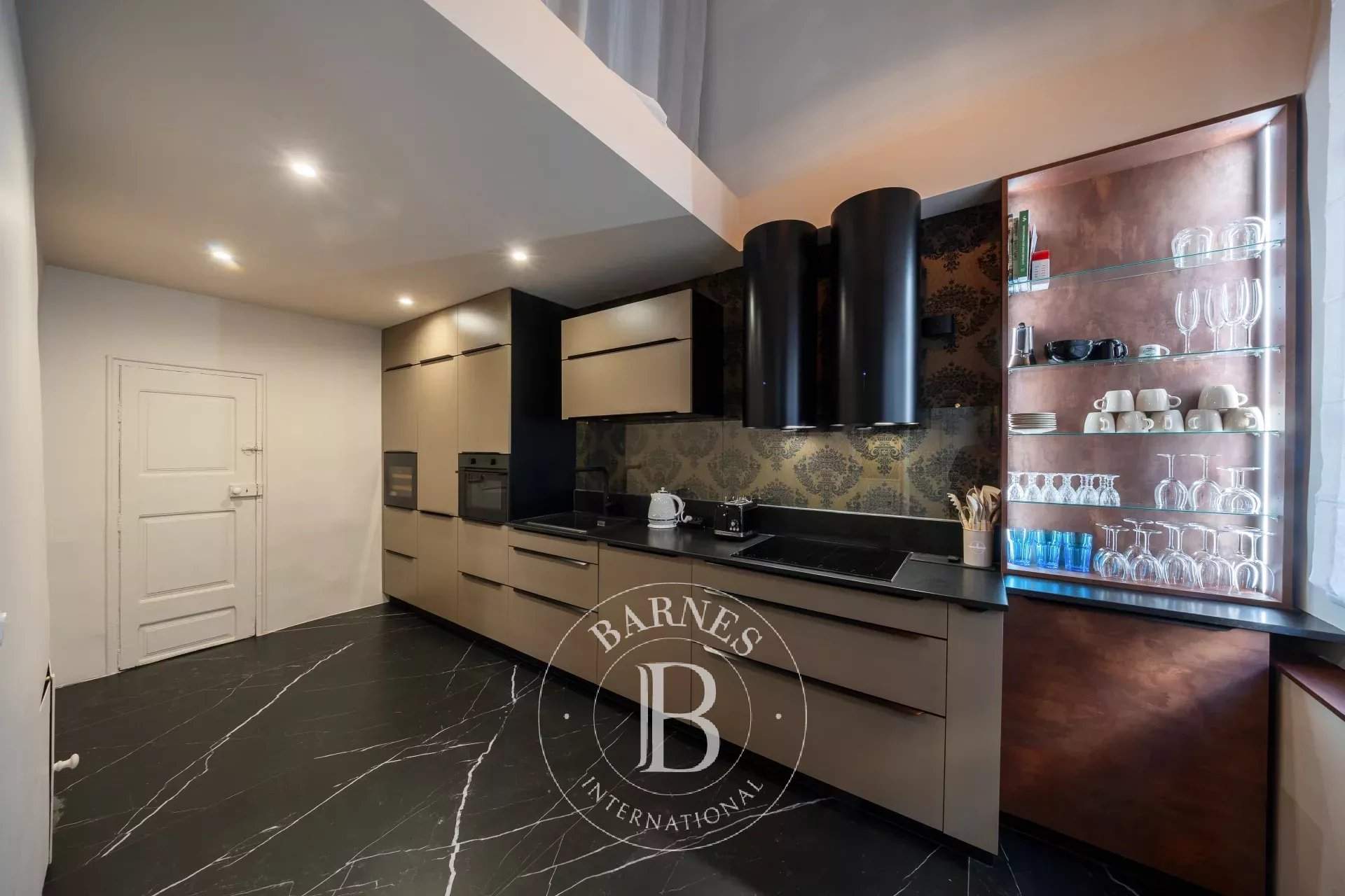 Aix-en-Provence  - Appartement 6 Pi&egrave;ces 3 Chambres - picture 3