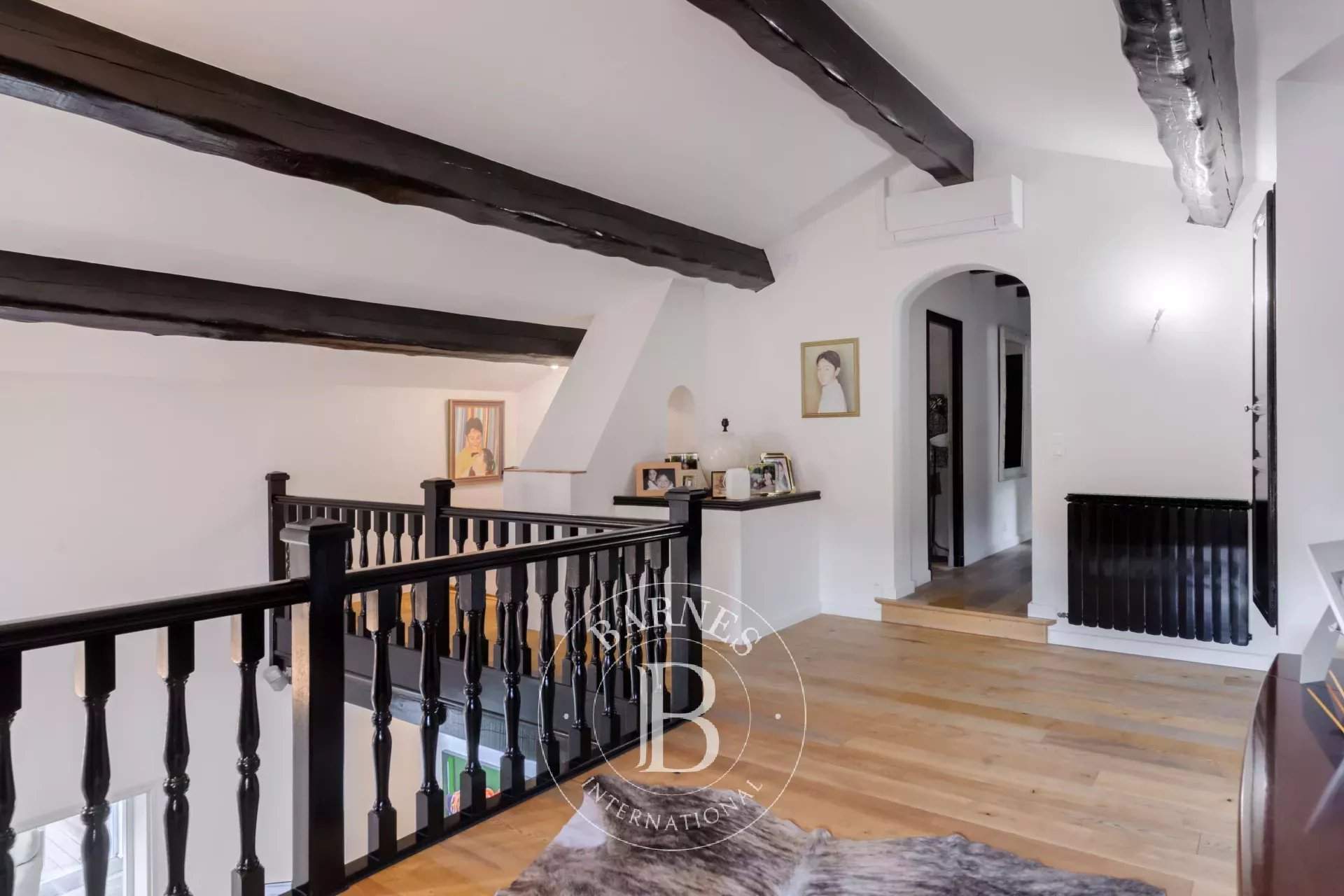 Auriol  - Property 5 Bedrooms - picture 11