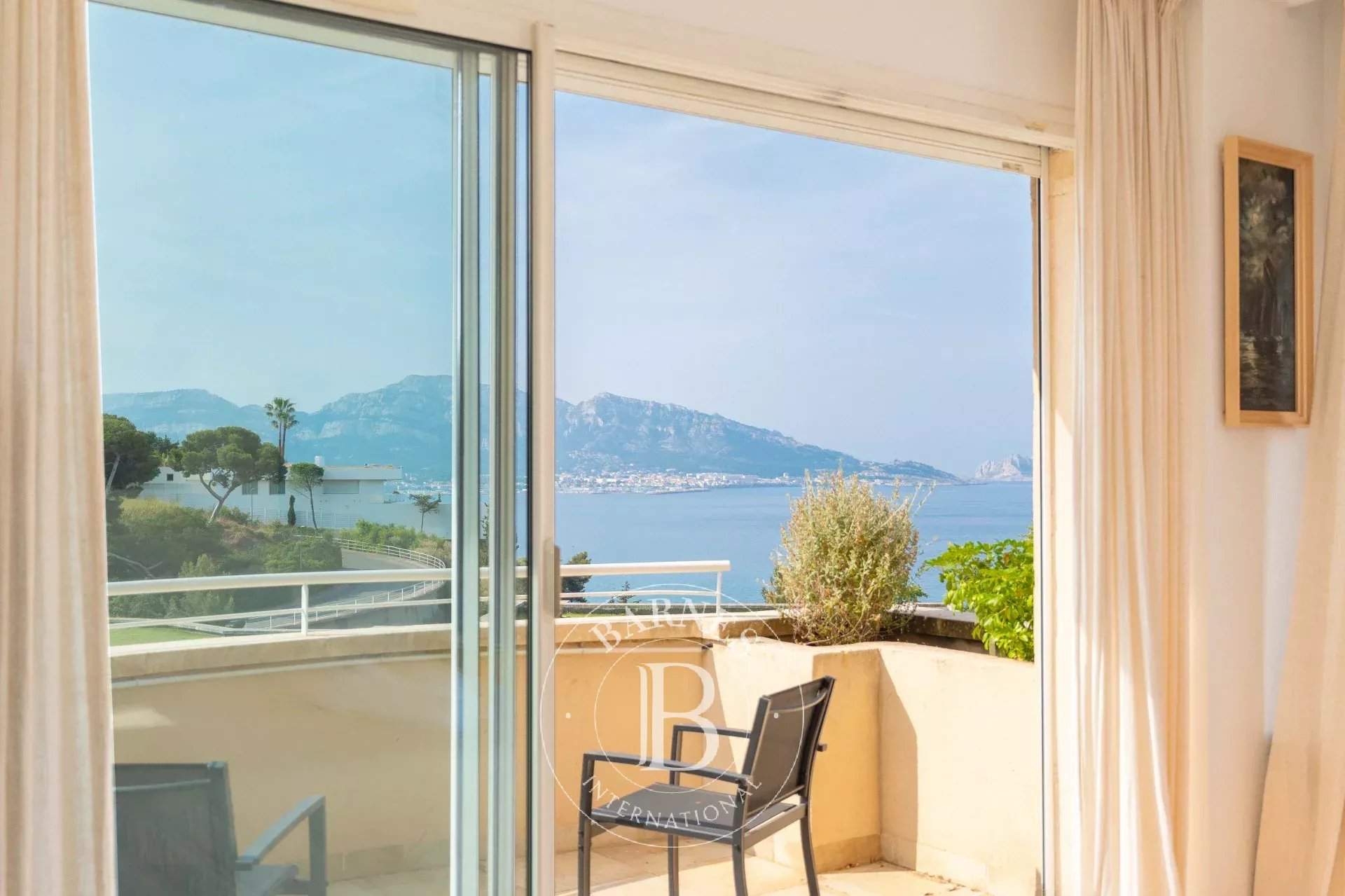Marseille  - House 5 Bedrooms - picture 2
