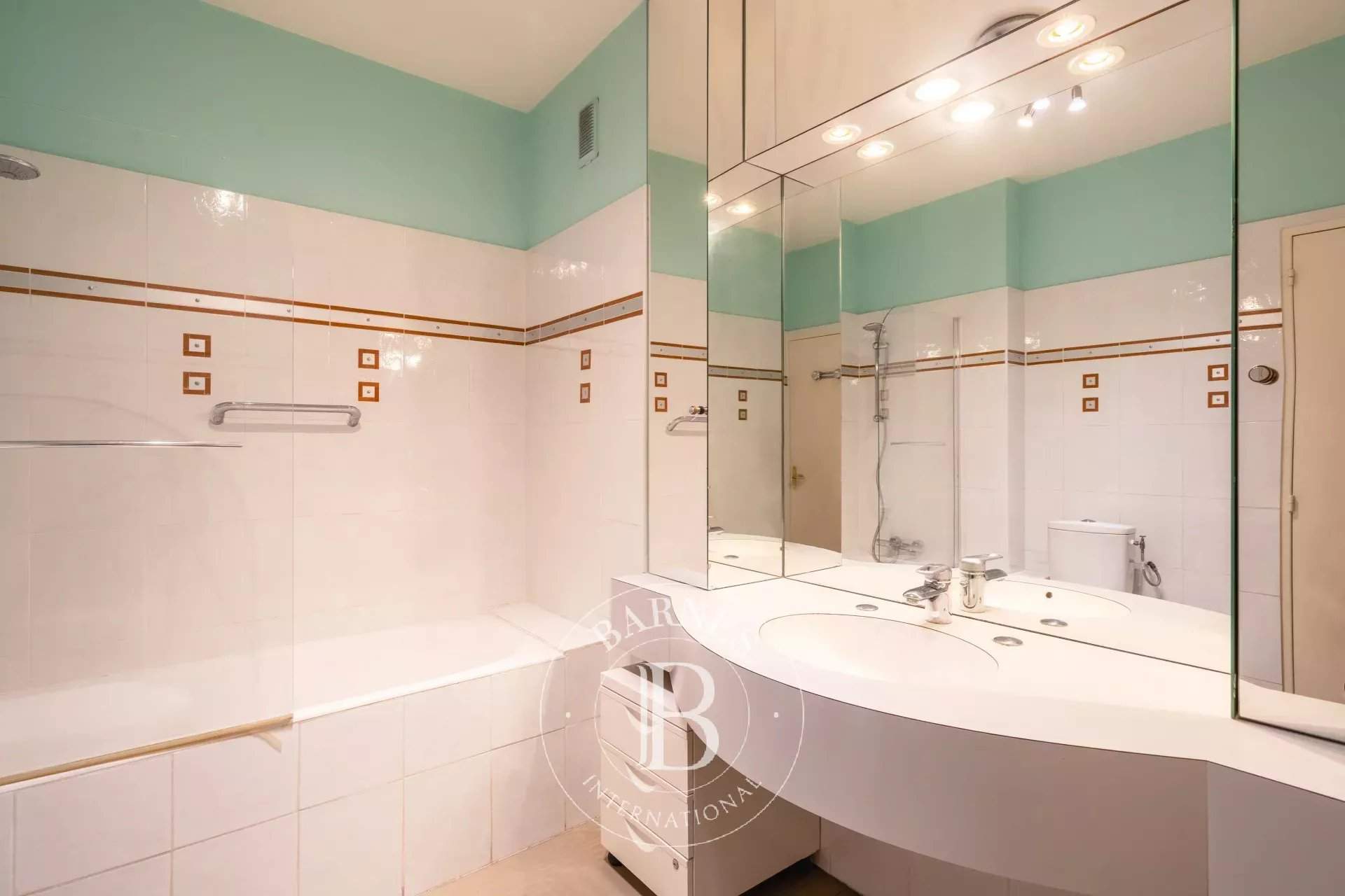 Marseille  - Apartment 4 Bedrooms - picture 10