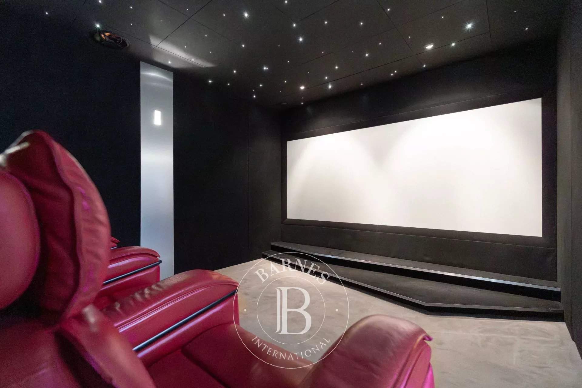 Marseille  - Maison 7 Pièces 5 Chambres - picture 12