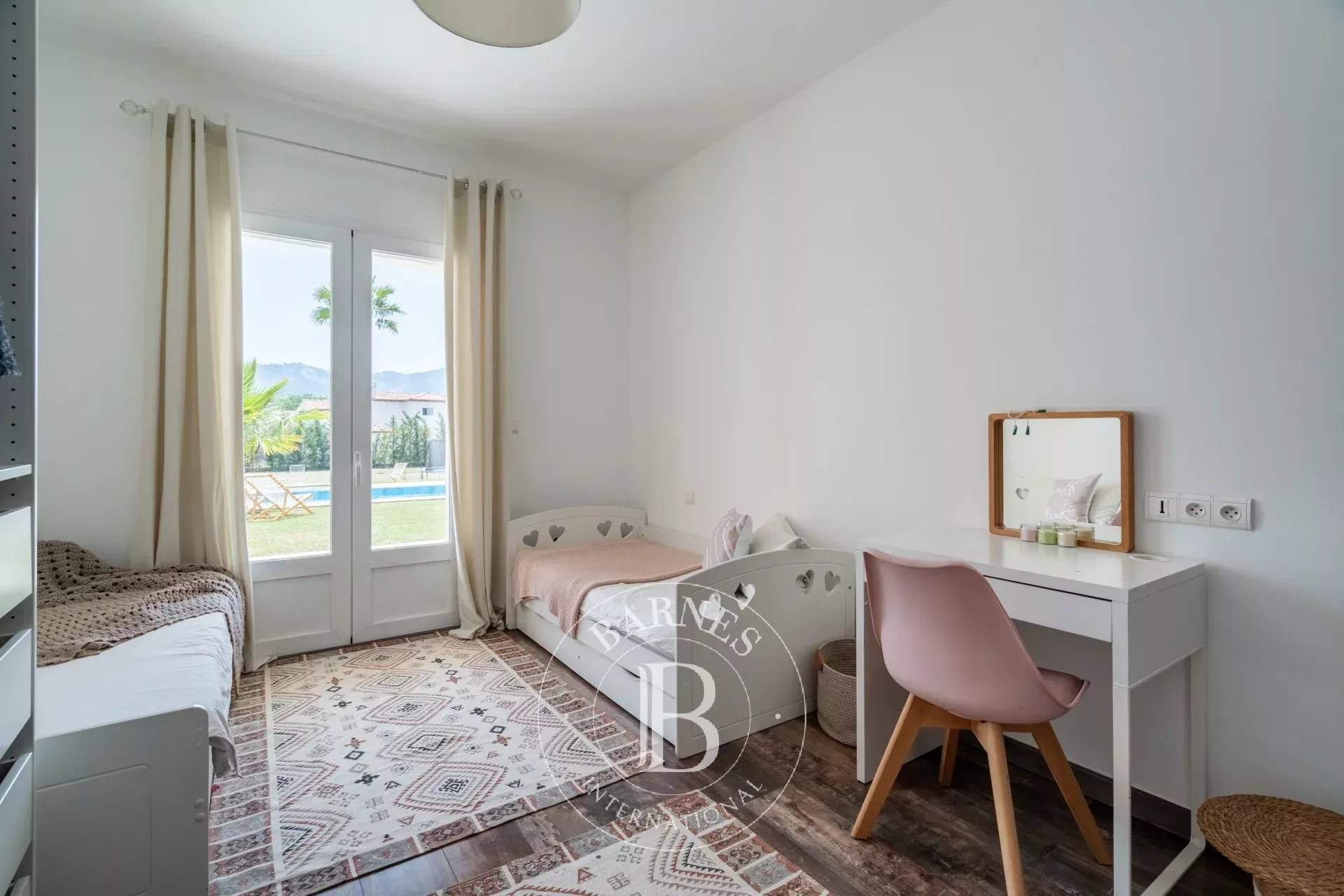 Aubagne  - Maison 7 Pièces 4 Chambres - picture 11