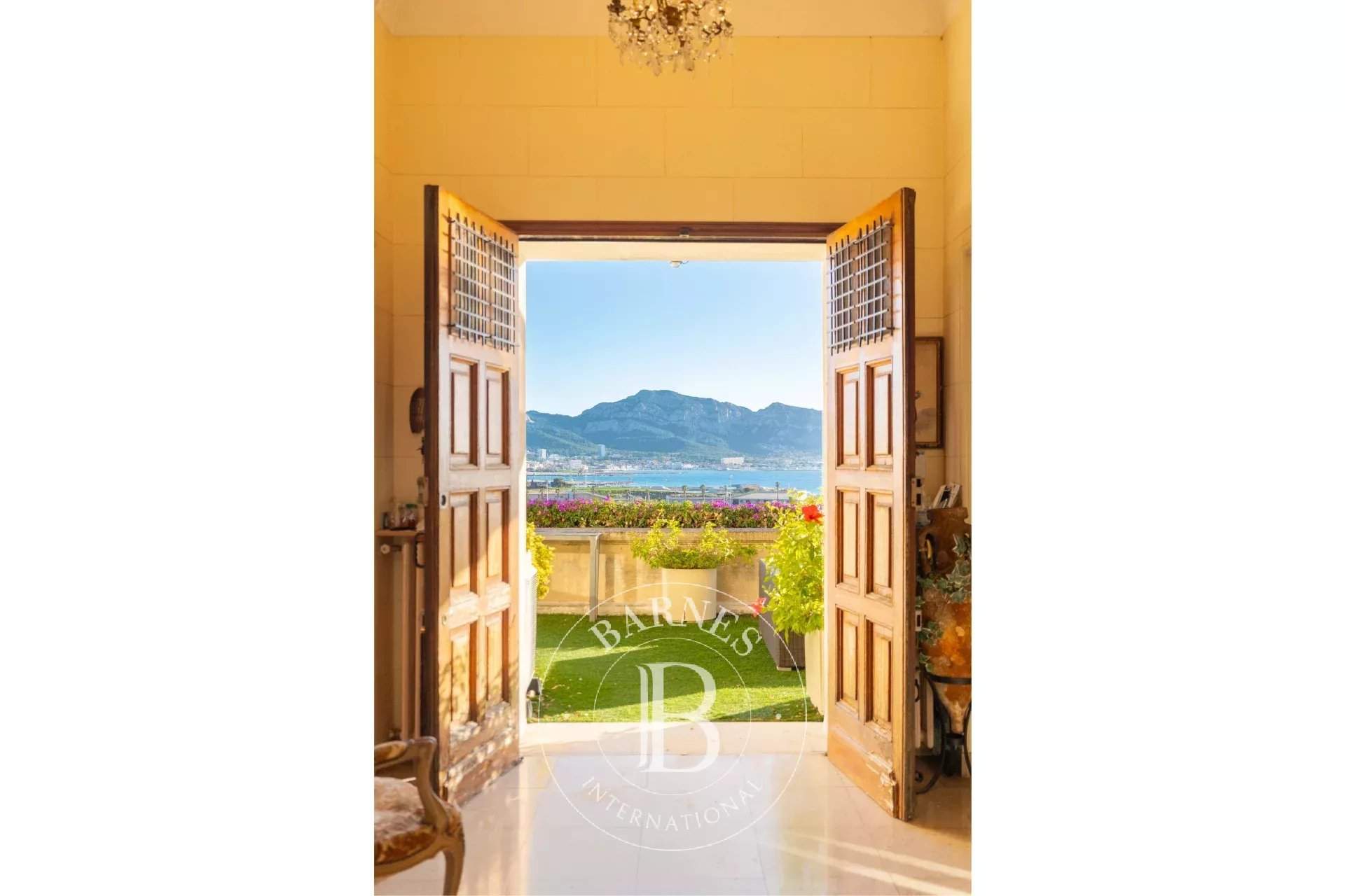 Marseille  - House 6 Bedrooms - picture 6