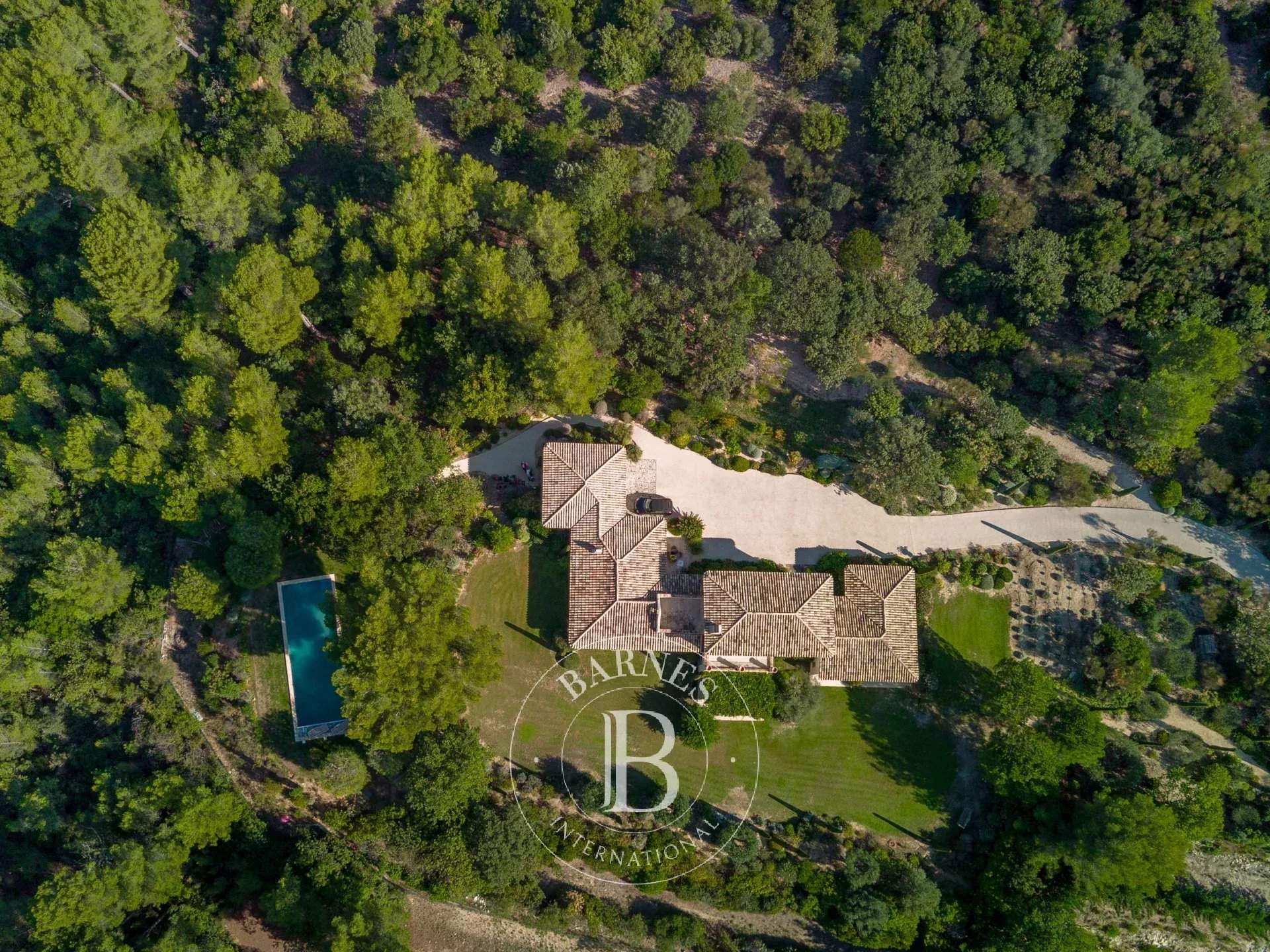 Gémenos  - Bastide 7 Pi&egrave;ces 4 Chambres - picture 7