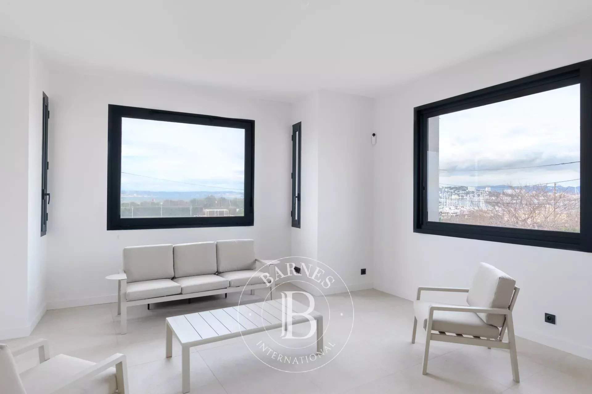 Marseille  - Villa 5 Pi&egrave;ces 4 Chambres - picture 3