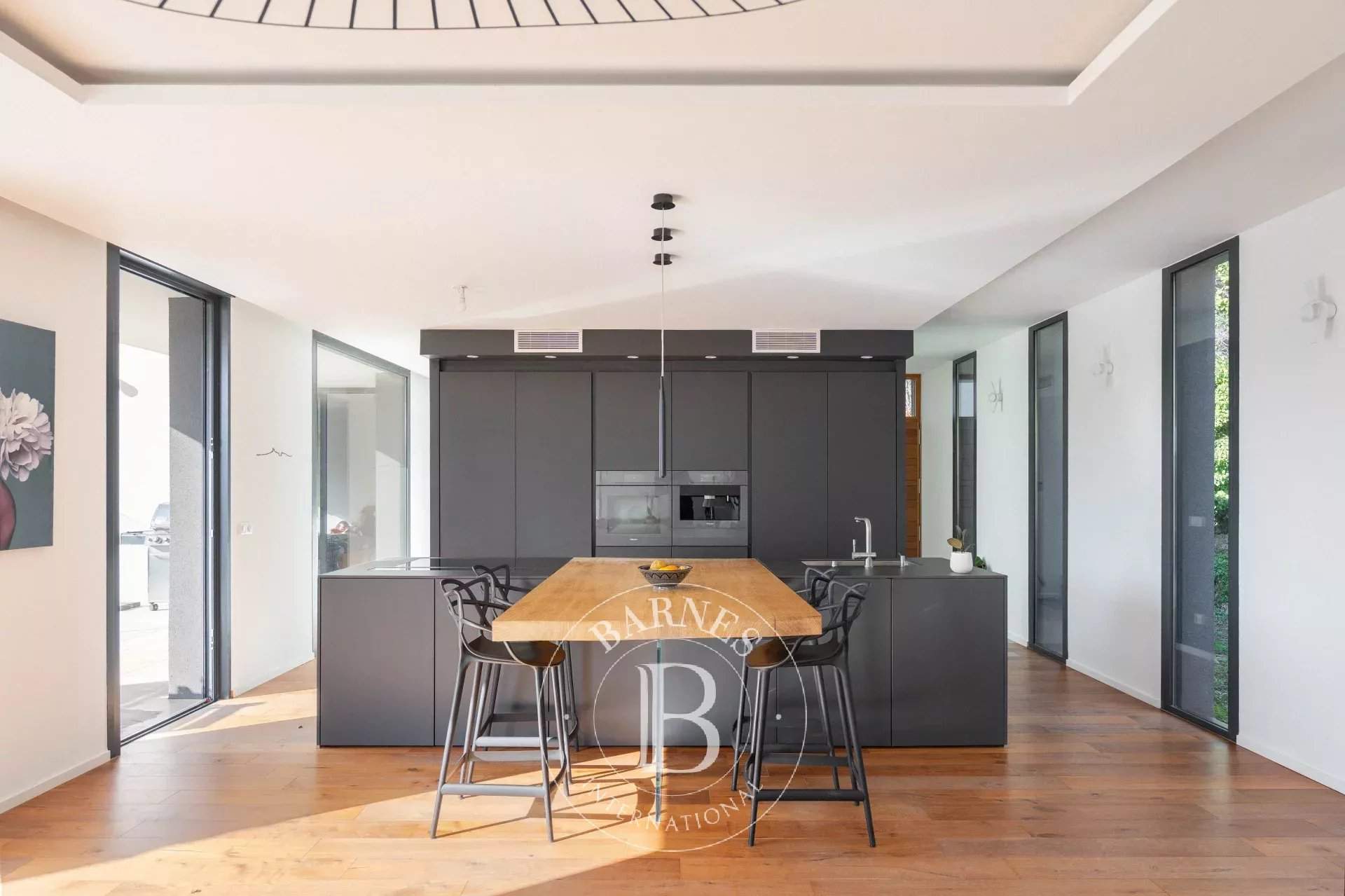 Roquevaire  - Maison 5 Pi&egrave;ces 4 Chambres - picture 9