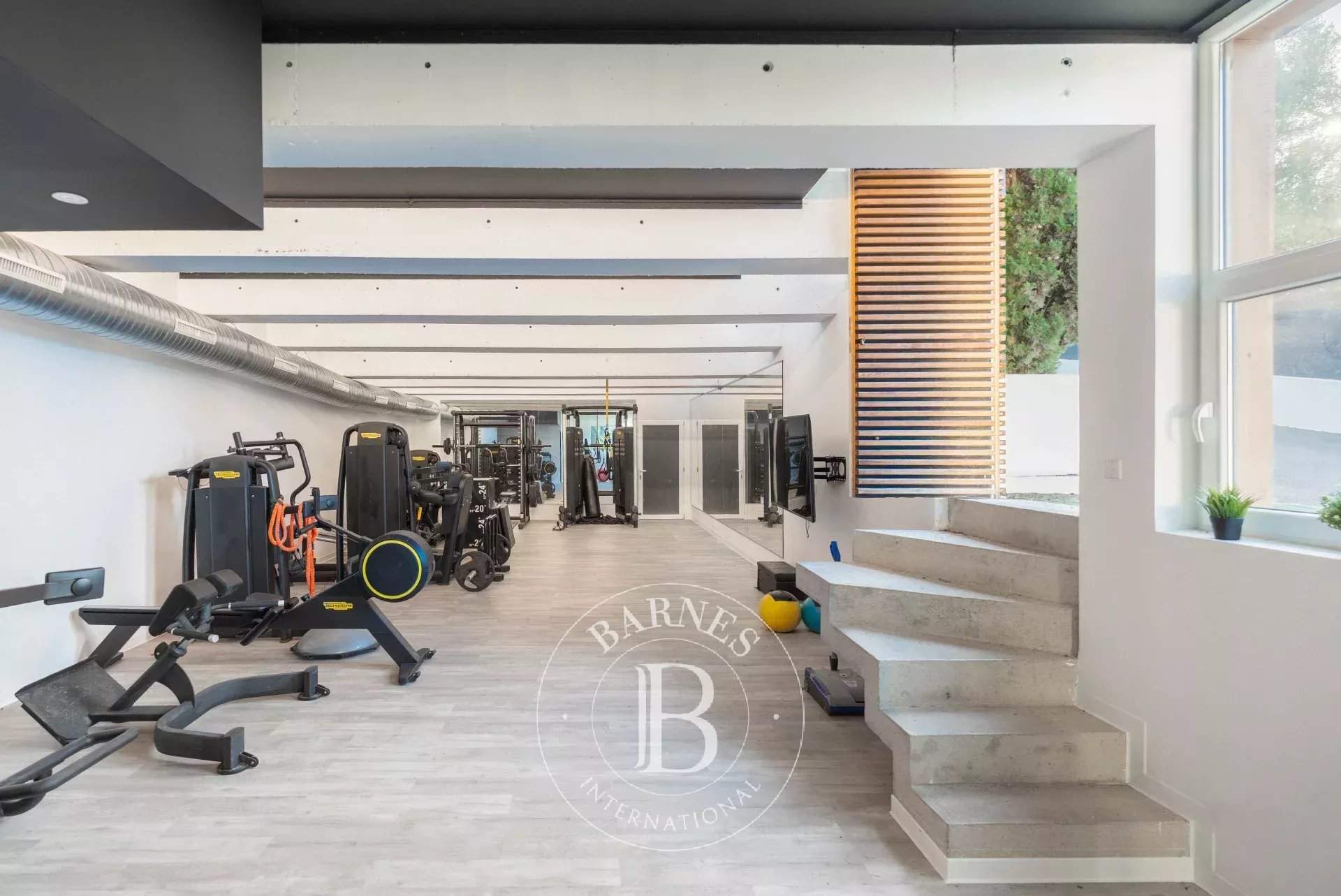 Marseille  - Maison 7 Pièces 5 Chambres - picture 14