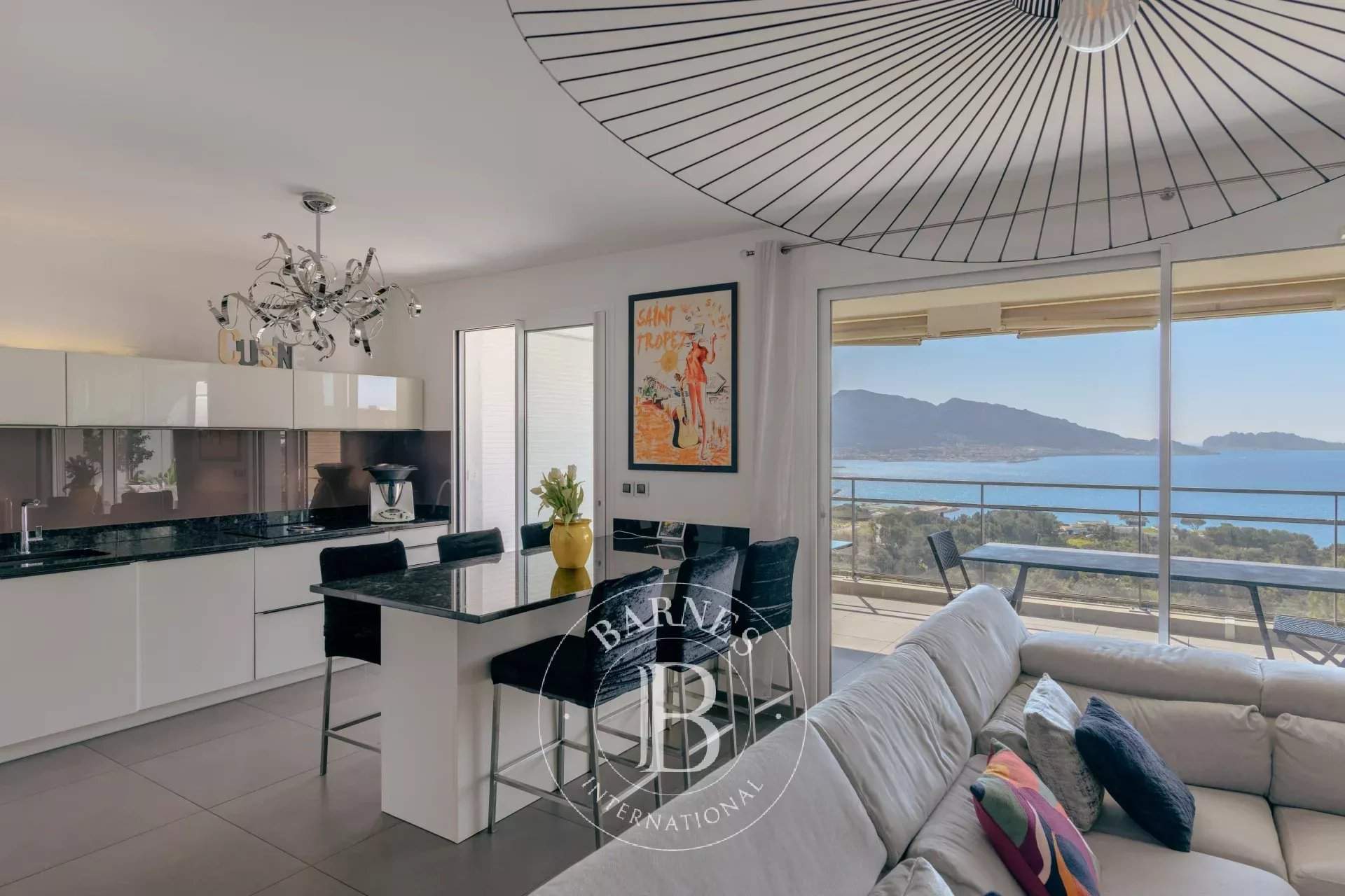 Marseille  - Appartement 4 Pi&egrave;ces 2 Chambres - picture 7