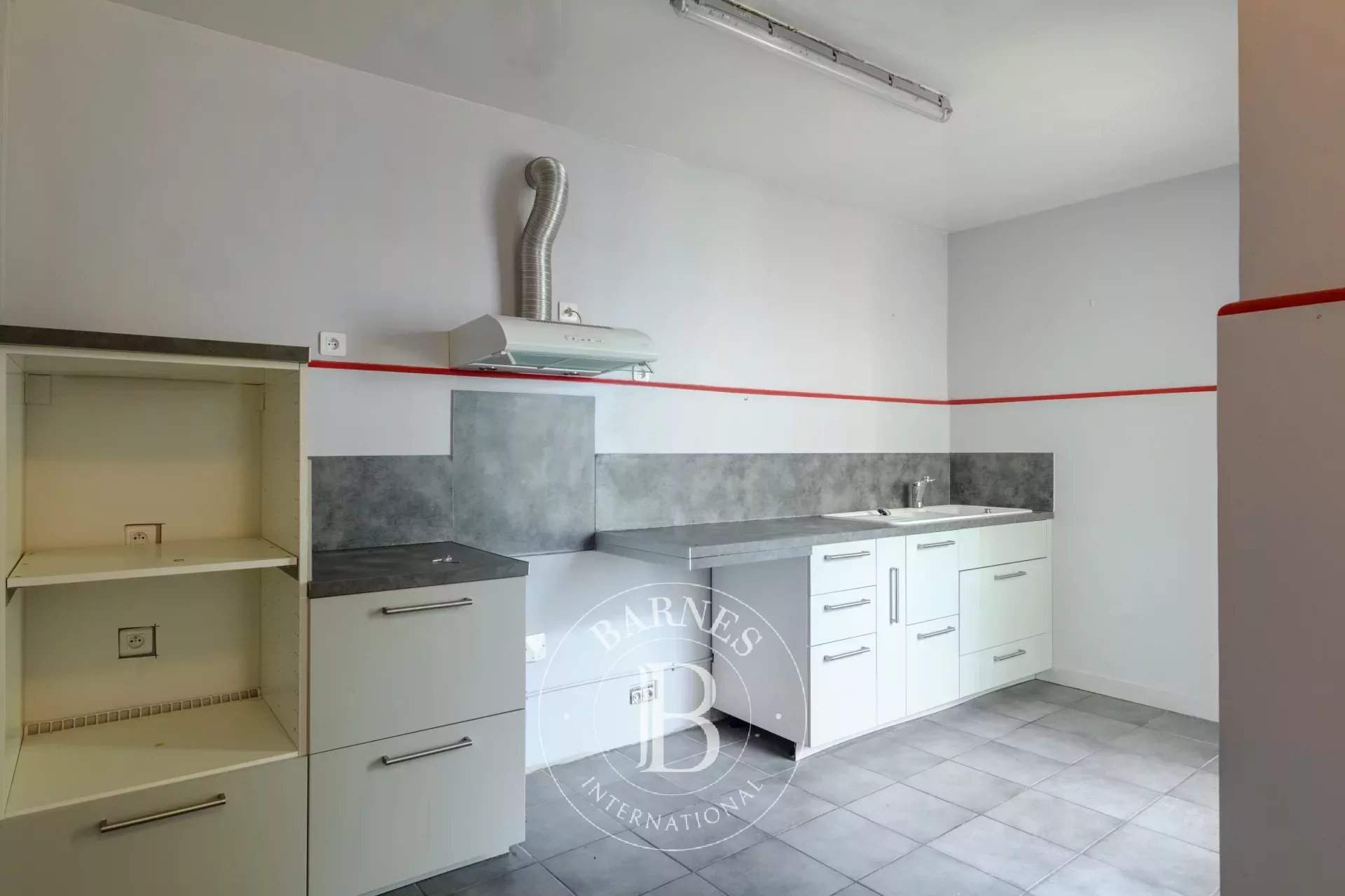 Marseille  - Appartement 8 Pi&egrave;ces 5 Chambres - picture 6