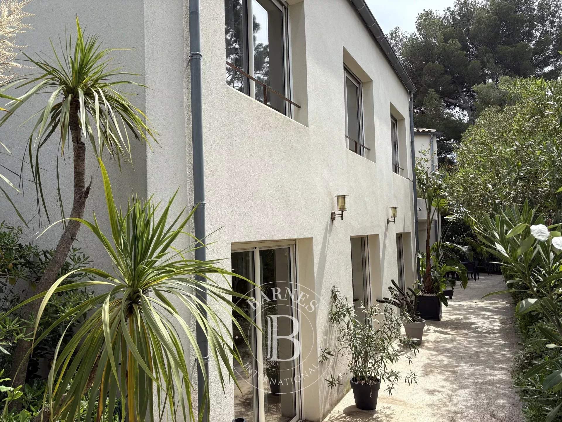 Marseille  - Maison 5 Pièces 4 Chambres - picture 2