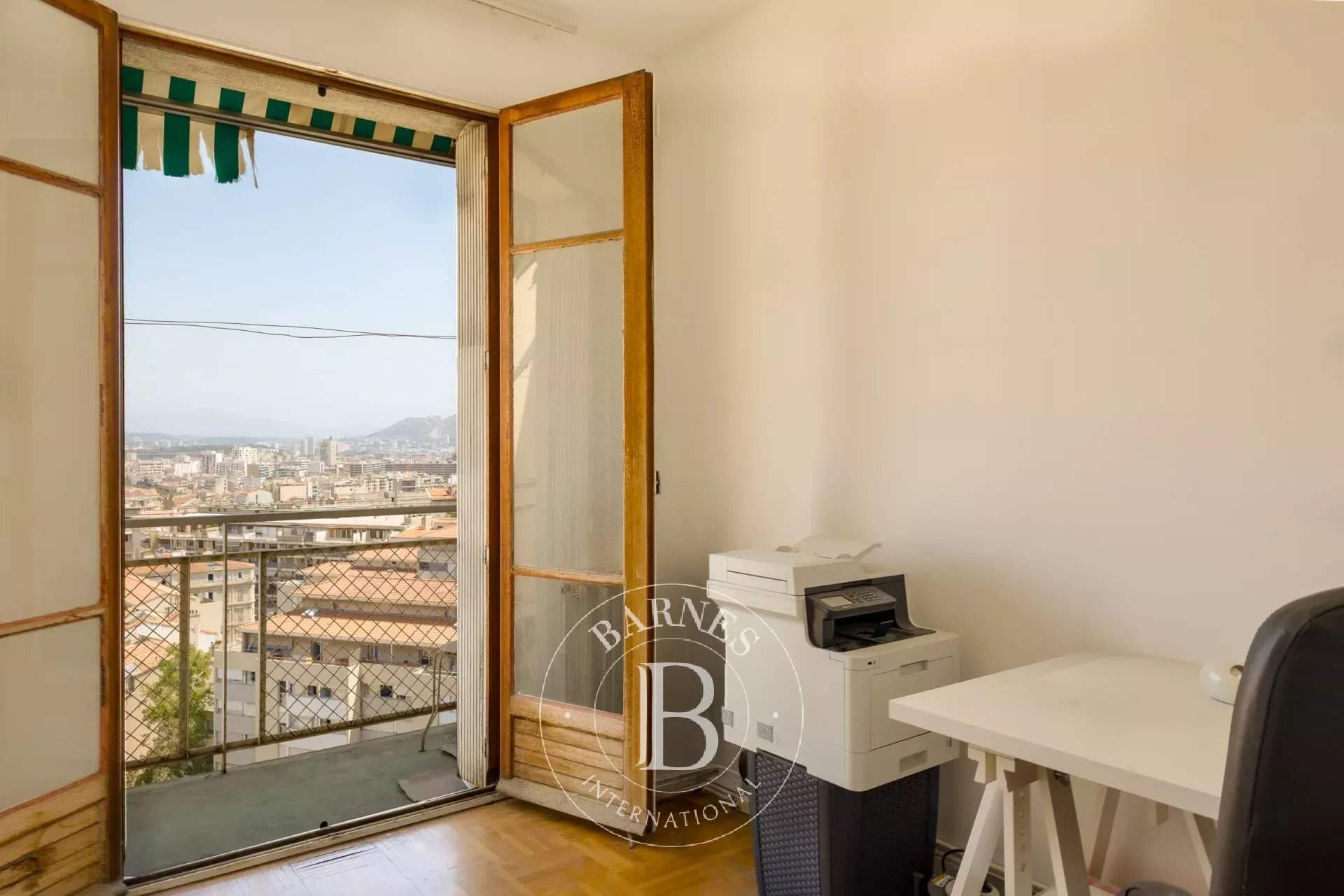 Marseille  - Appartement 5 Pi&egrave;ces 3 Chambres - picture 8