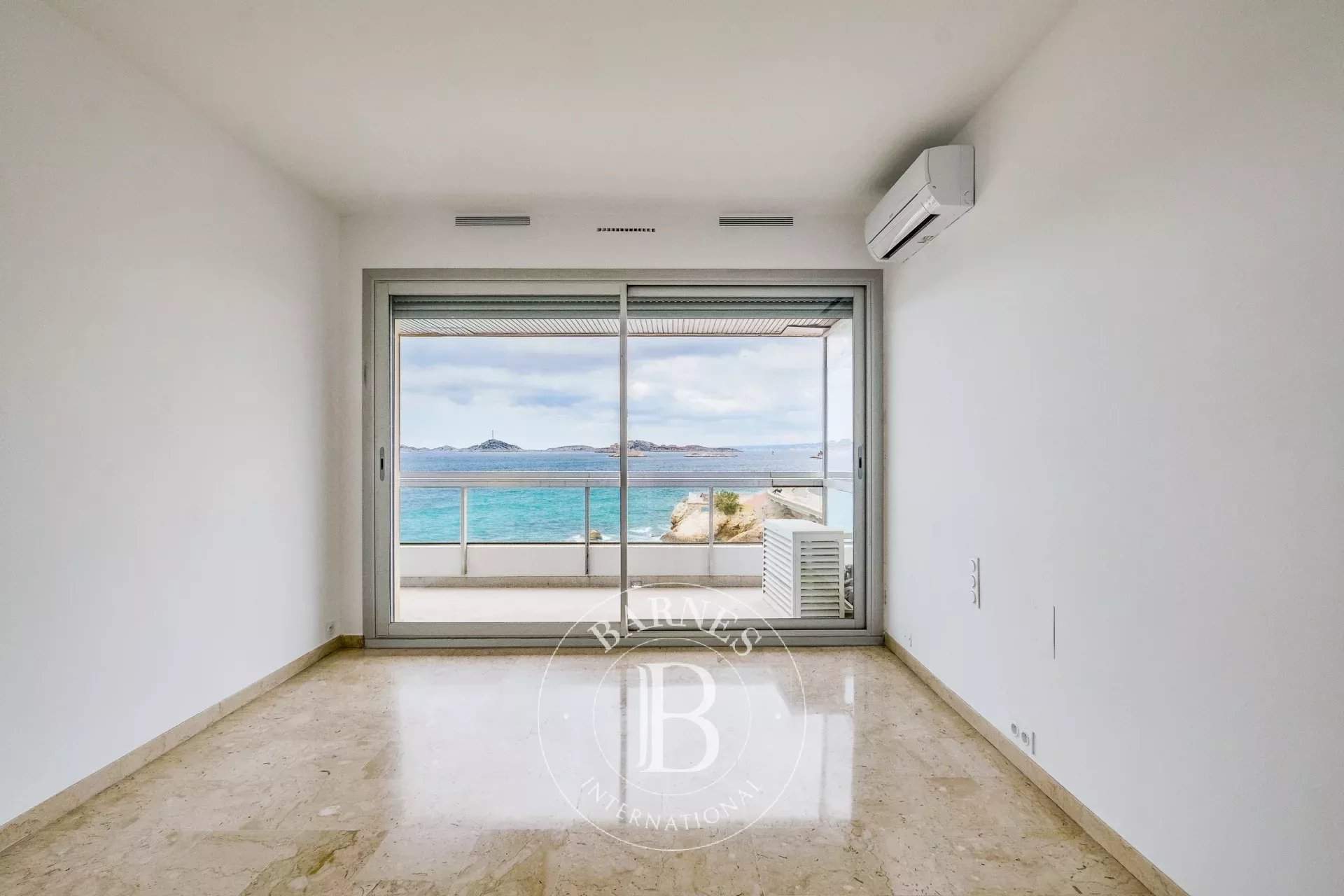 Marseille  - Apartment 1 Bedroom - picture 11