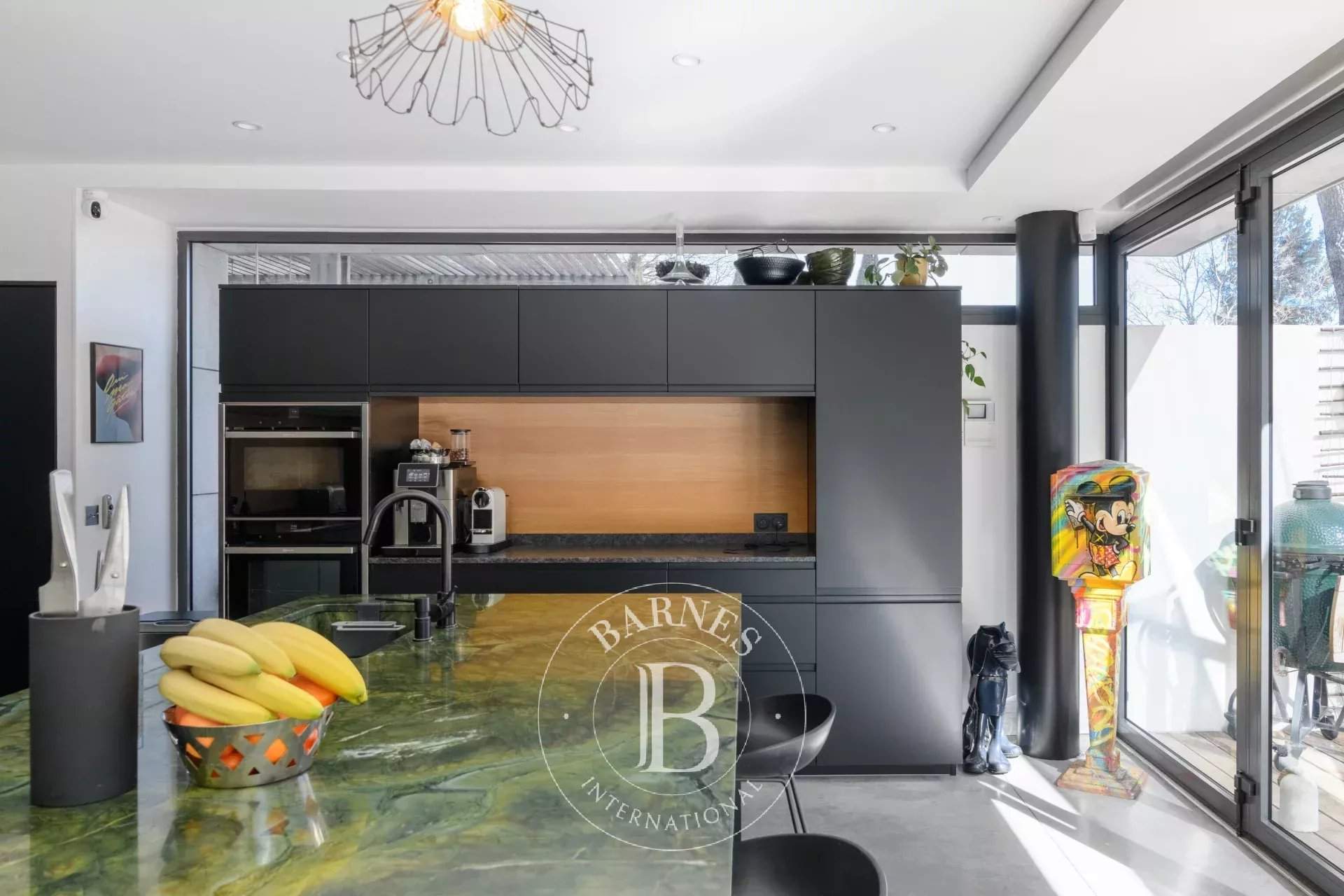 Marseille  - Maison 6 Pi&egrave;ces 4 Chambres - picture 5