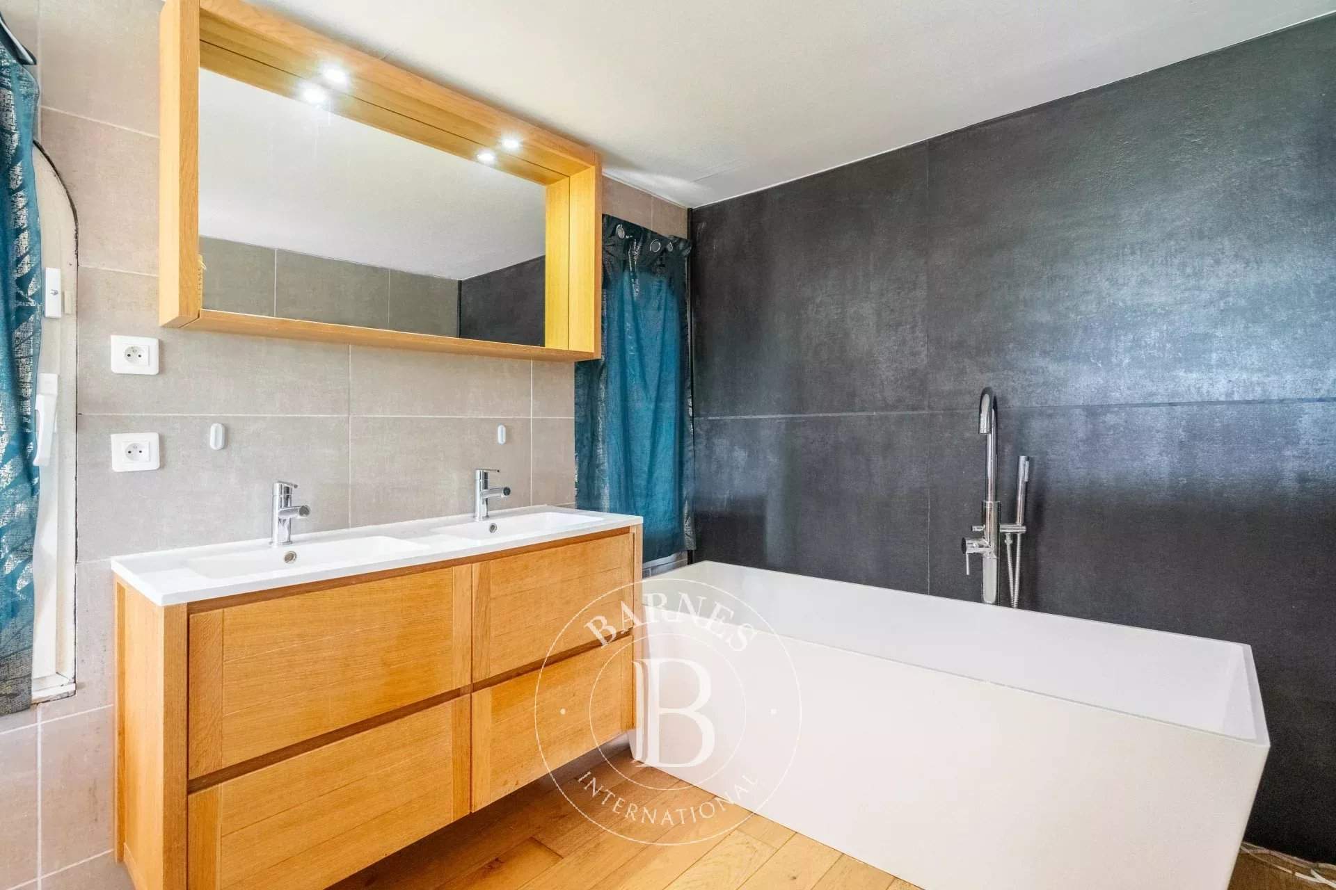 Cassis  - Maison 8 Pièces 4 Chambres - picture 8