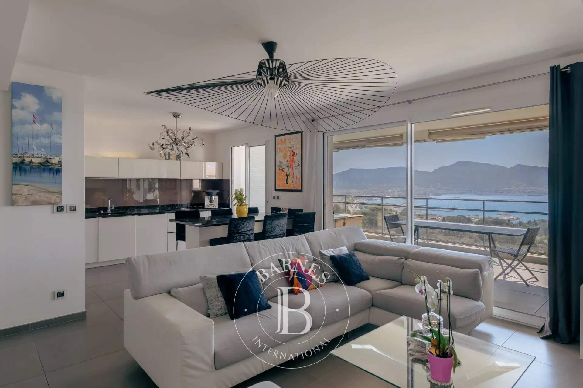 Marseille  - Appartement 4 Pi&egrave;ces 2 Chambres - picture 6