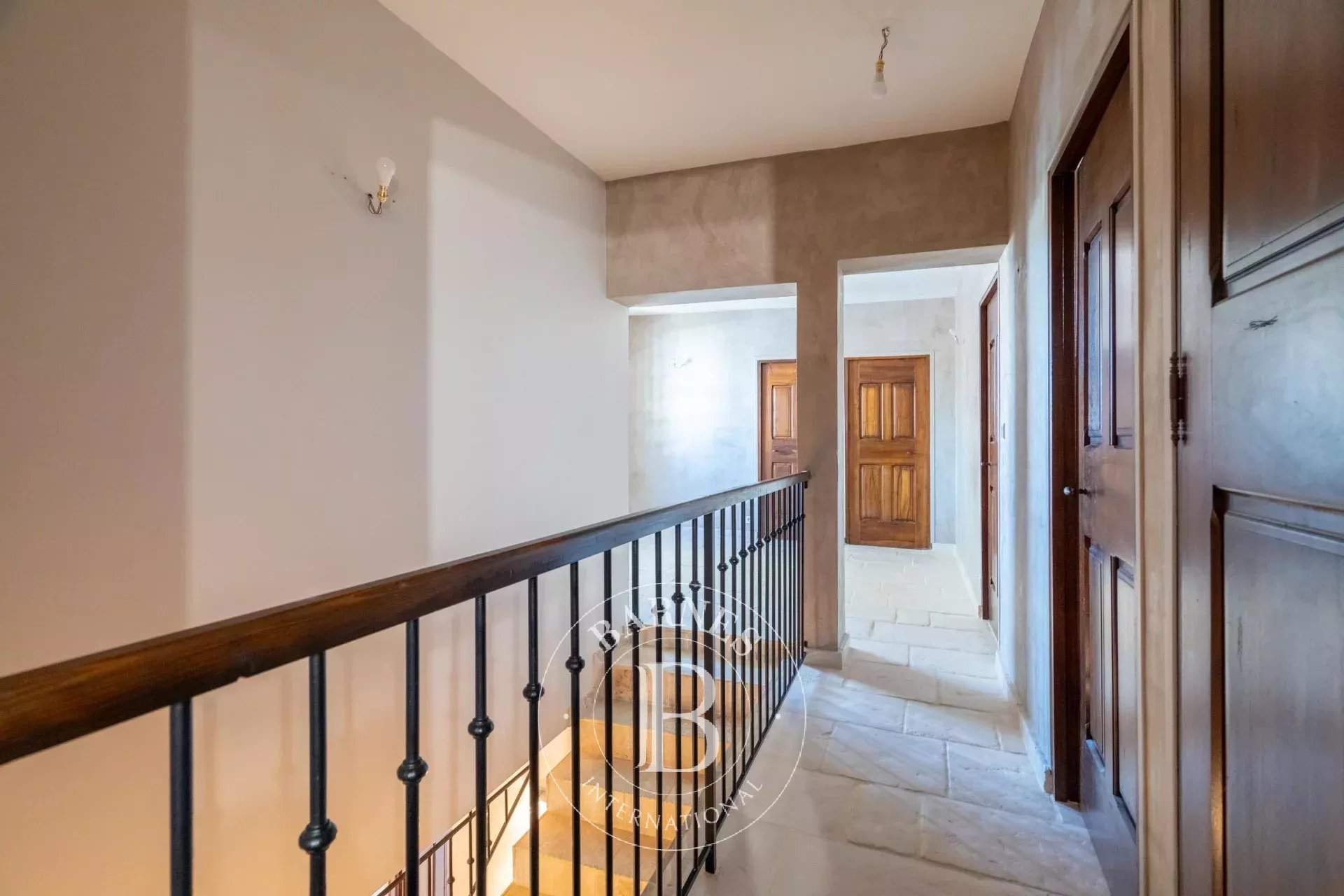 Marseille  - House 5 Bedrooms - picture 10