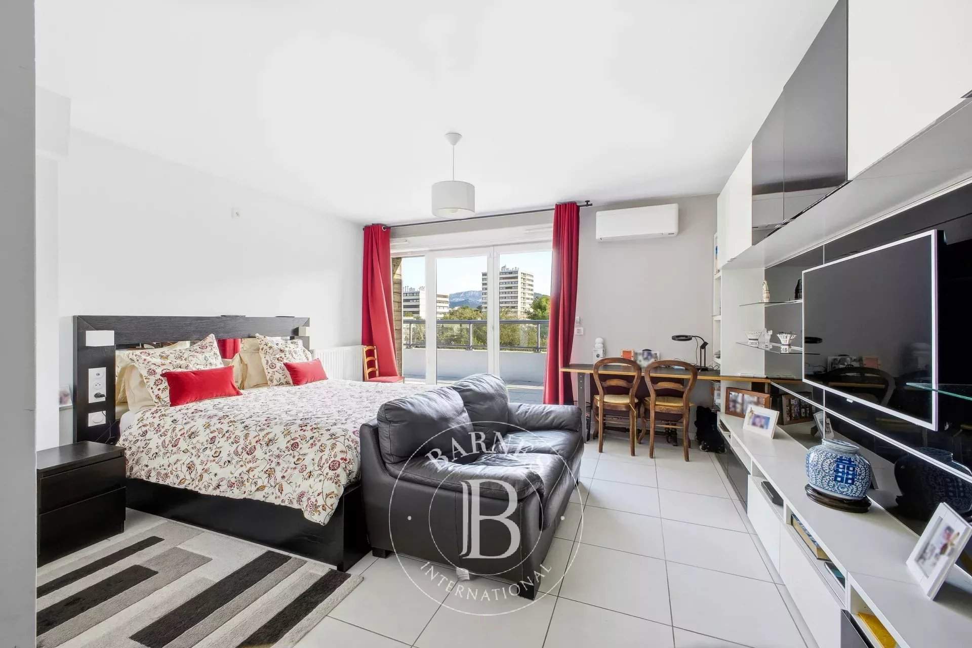 Marseille  - Apartment 4 Bedrooms - picture 9