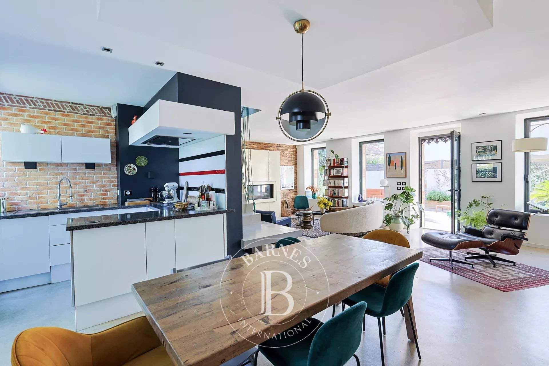 Marseille  - Maison 7 Pi&egrave;ces 4 Chambres - picture 4