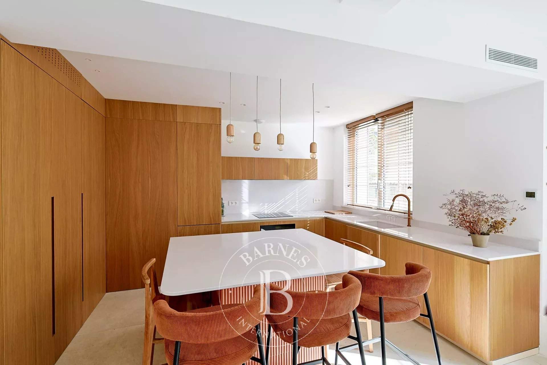 Marseille  - Maison 5 Pièces 3 Chambres - picture 2