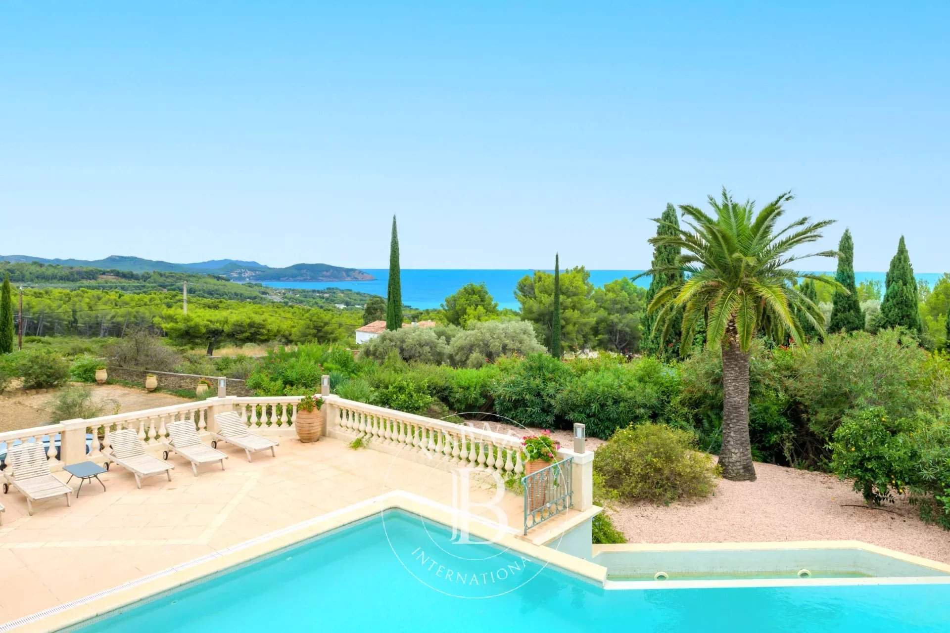 La Ciotat  - Propriété 8 Pi&egrave;ces 5 Chambres - picture 1