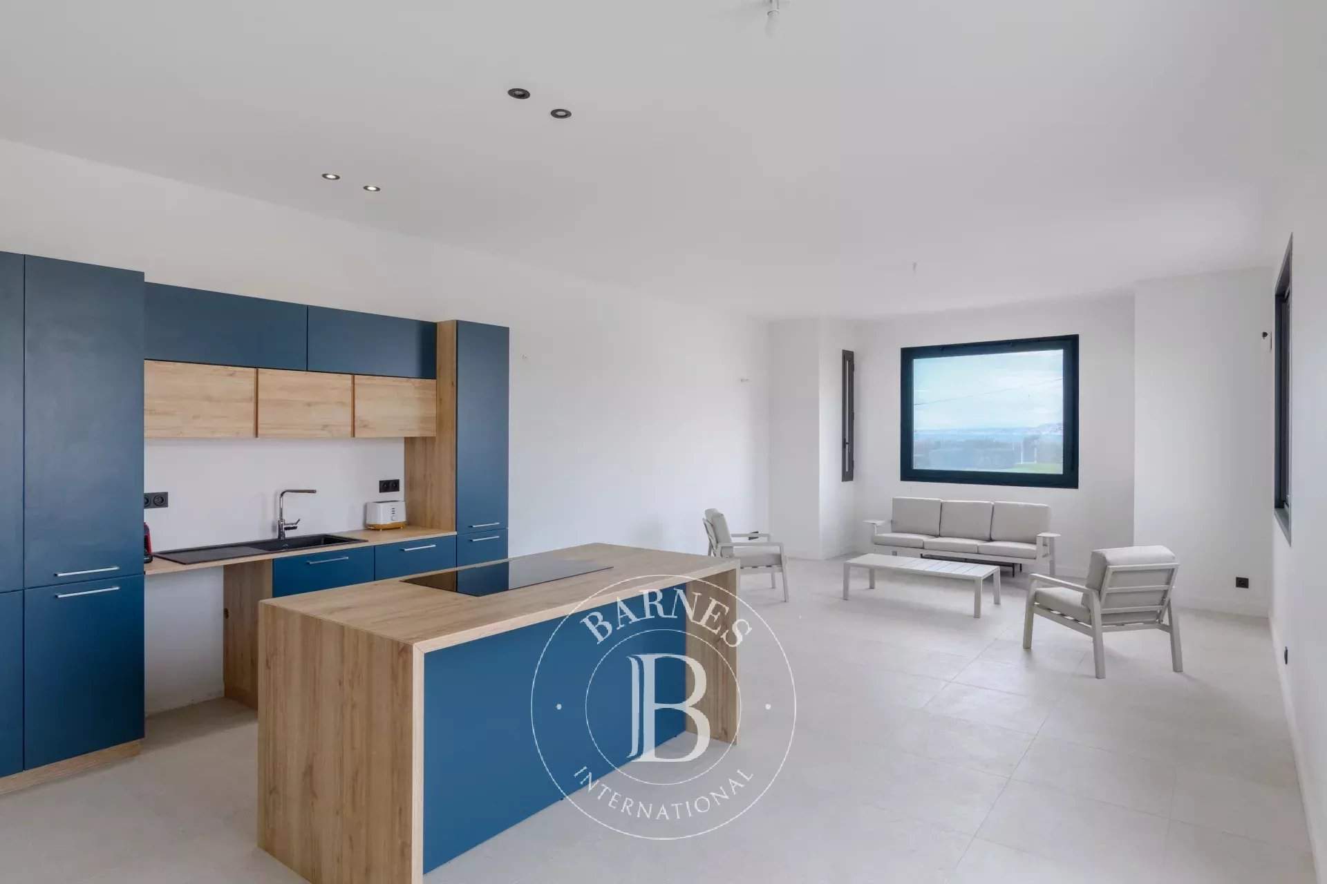 Marseille  - Villa 5 Pi&egrave;ces 4 Chambres - picture 7